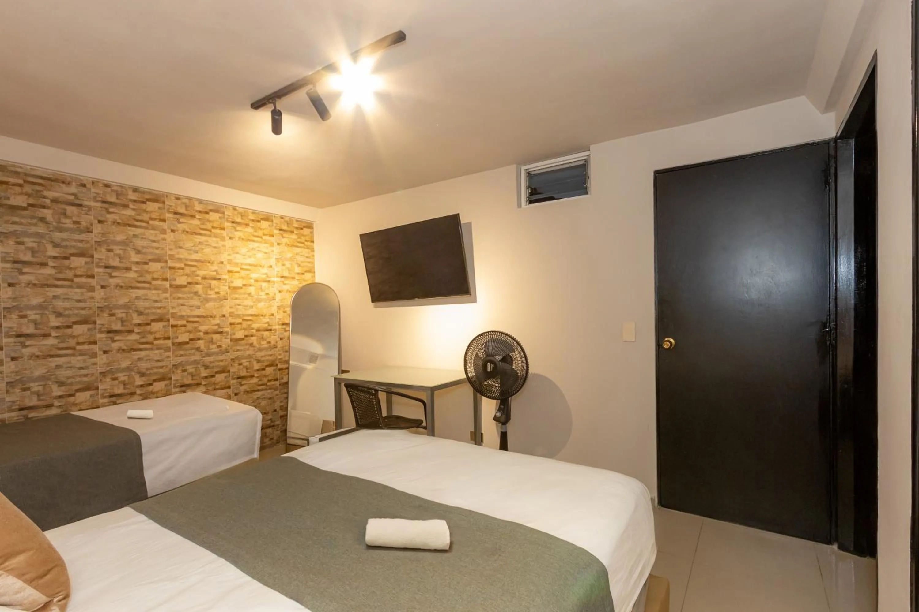 Standard Triple Room in Hotel Garden Laureles