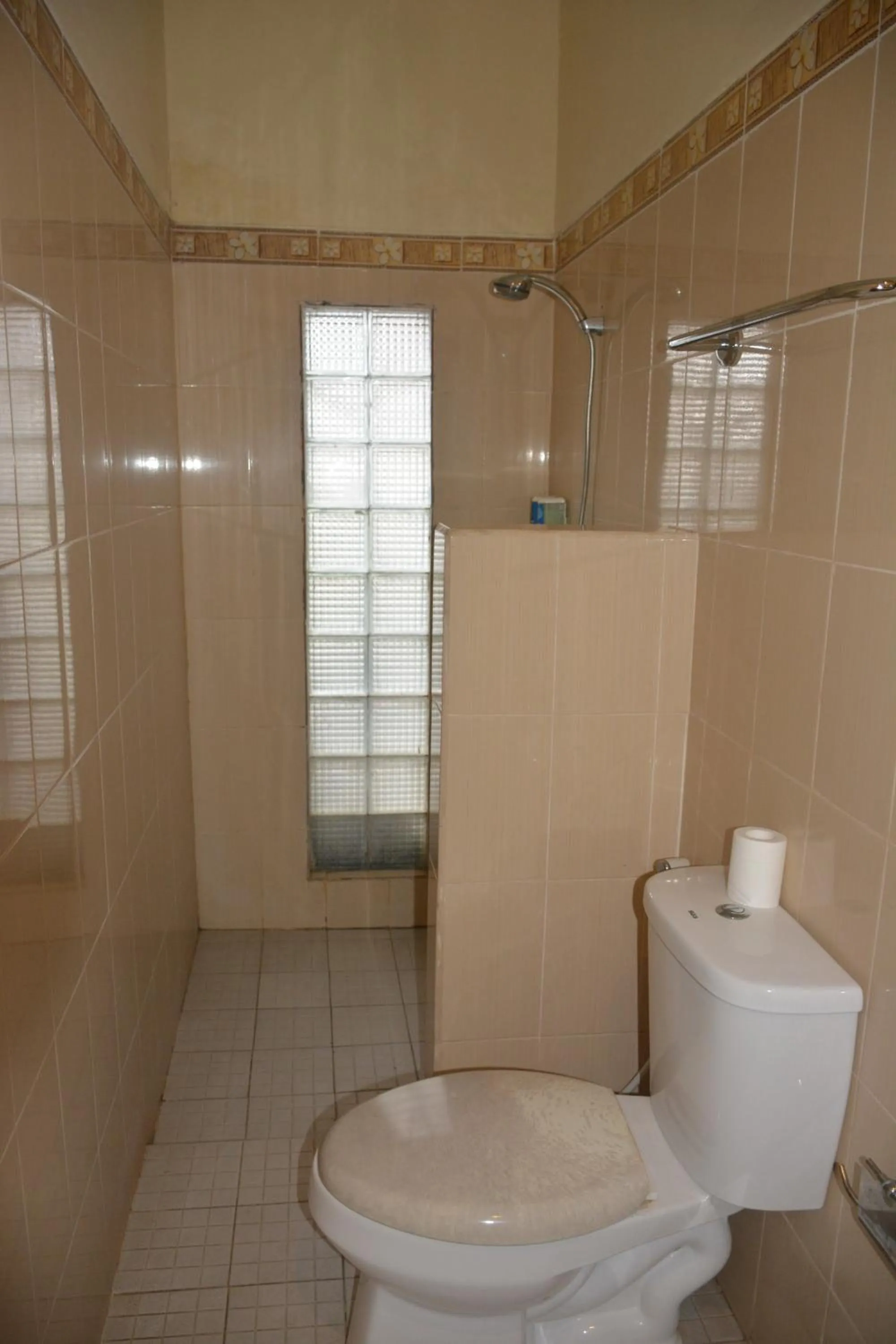 Toilet in Segara Wangi Beach Cottages