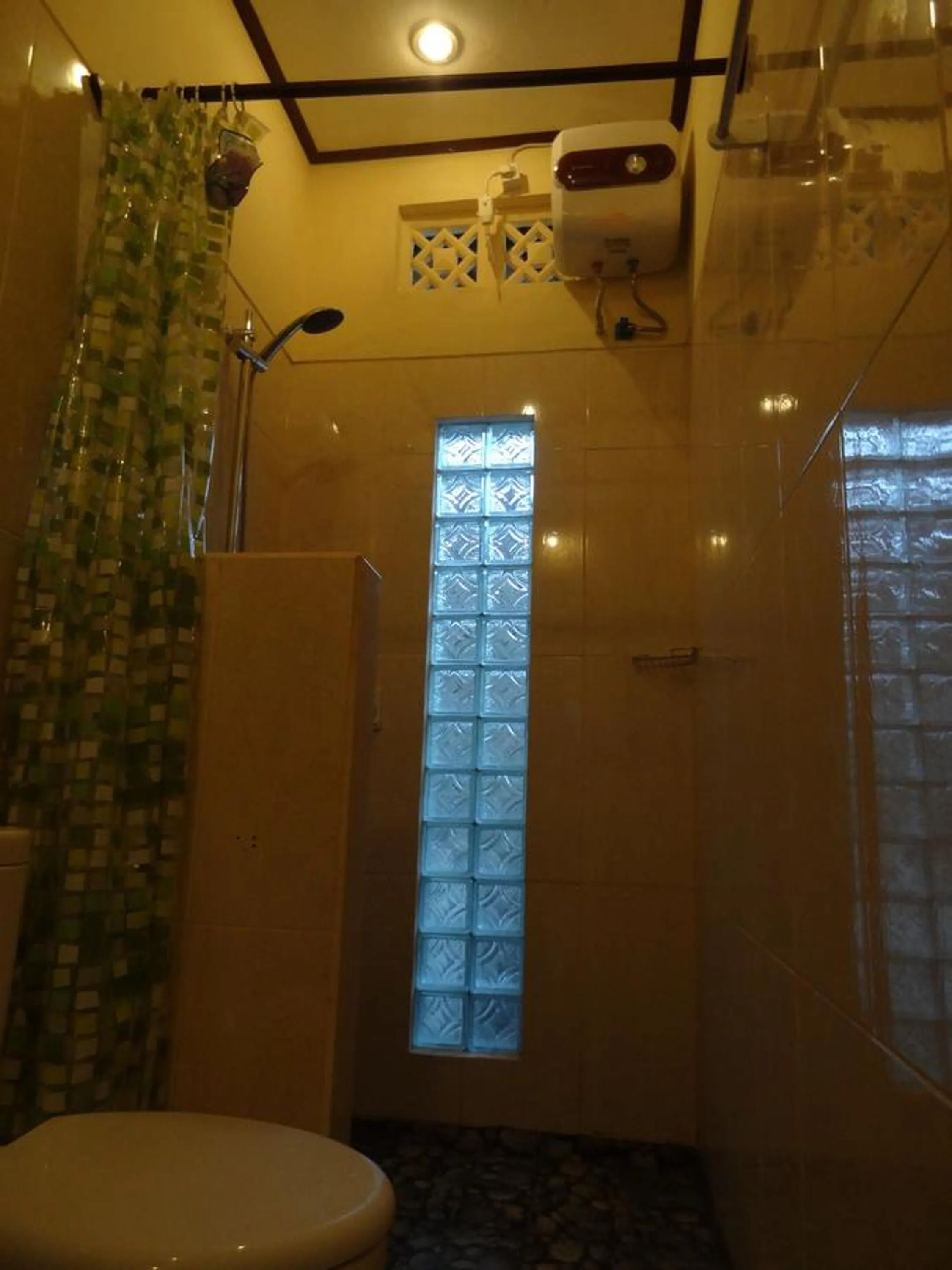 Bathroom in Segara Wangi Beach Cottages