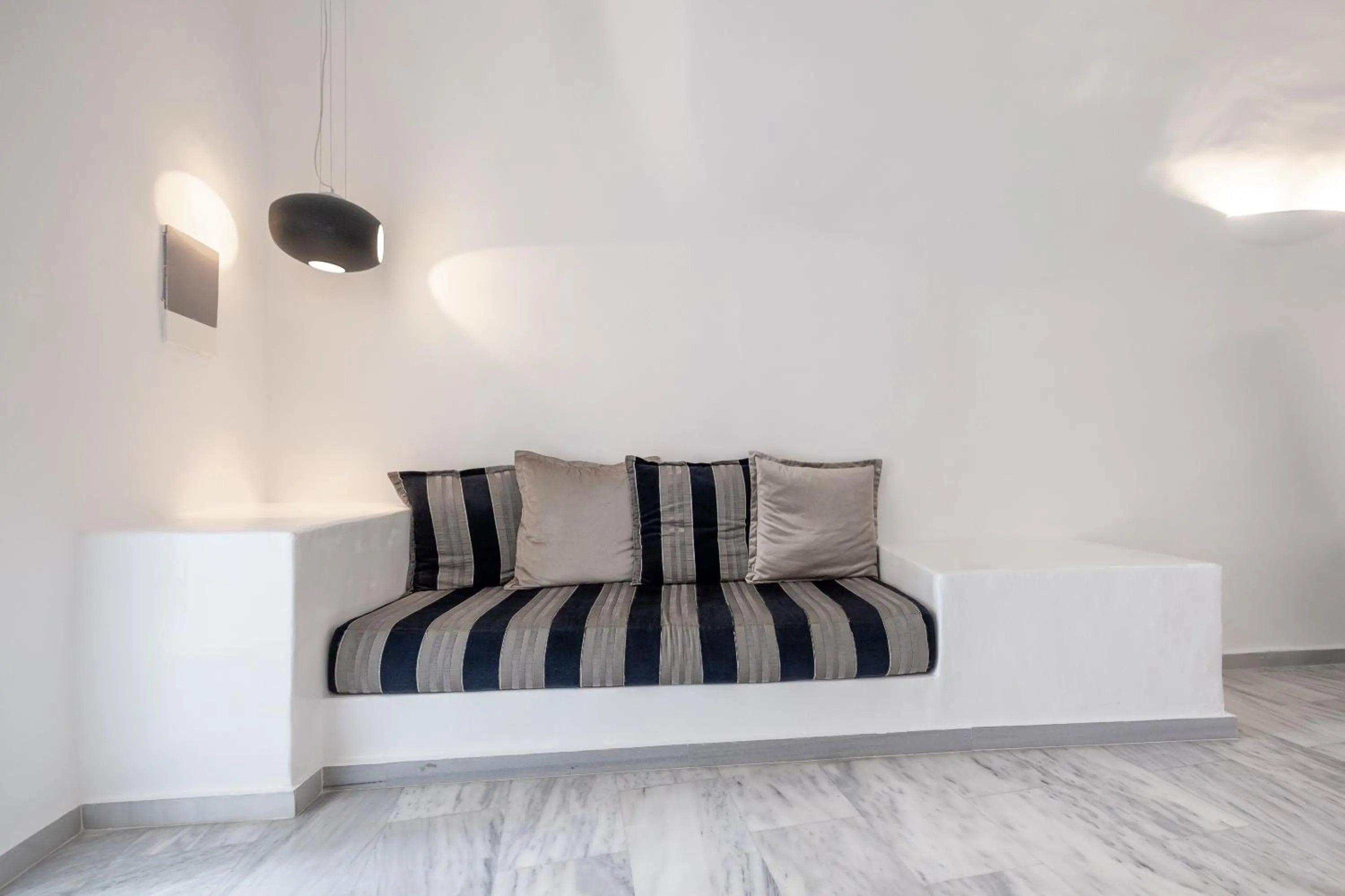 Decorative detail, Bed in Asteras Villas