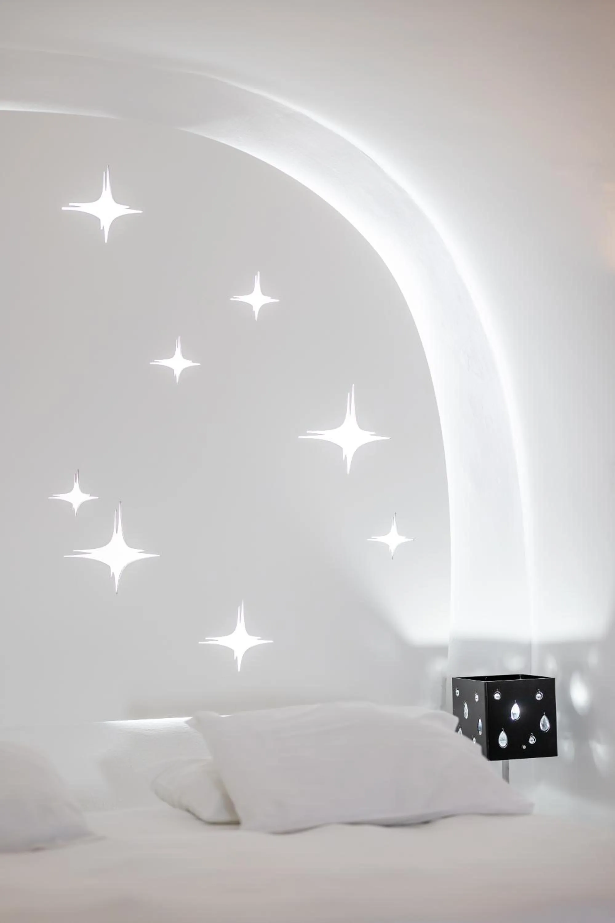 Decorative detail, Bed in Asteras Villas