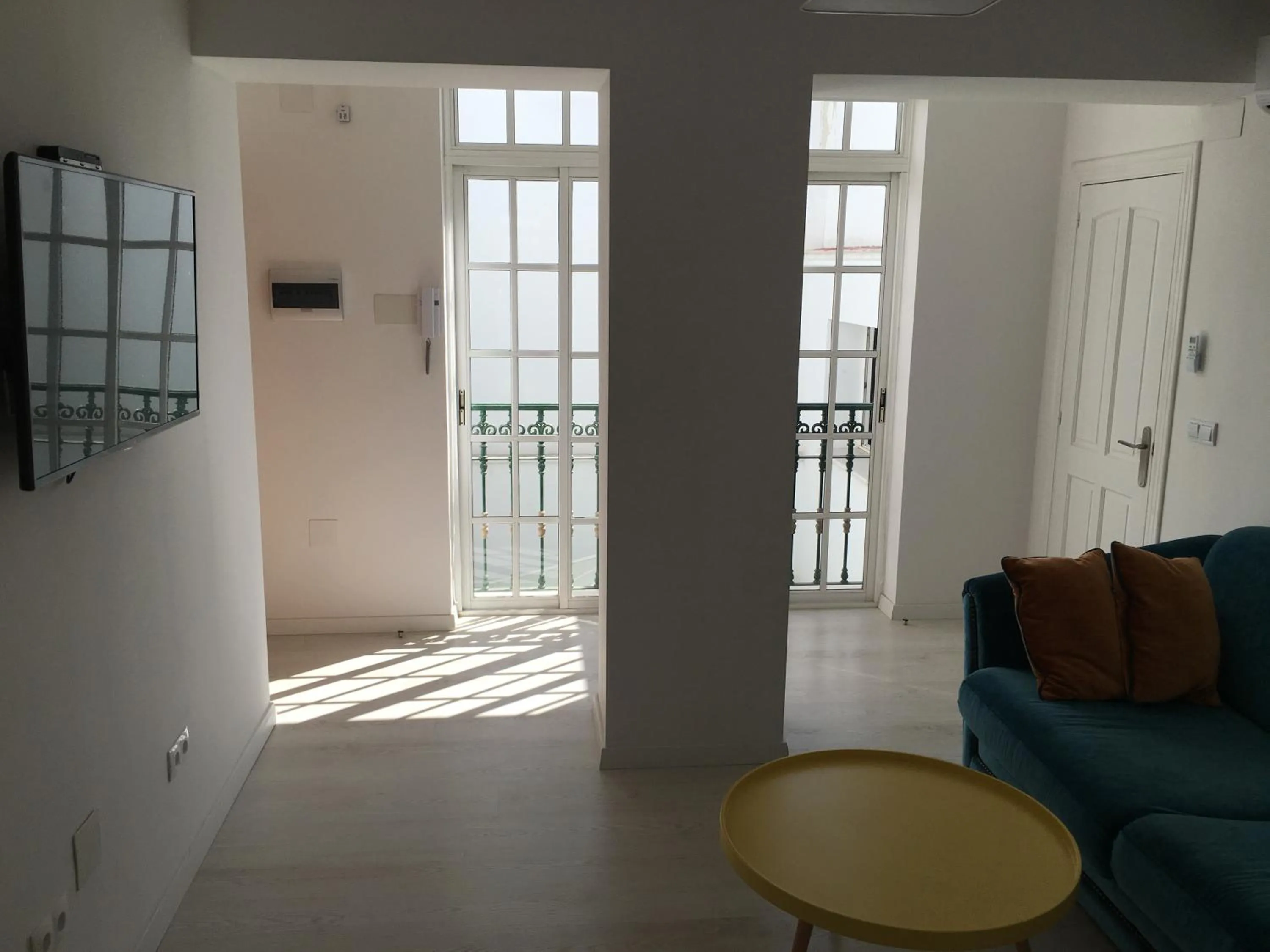 TV and multimedia in Santa Cruz Apartments