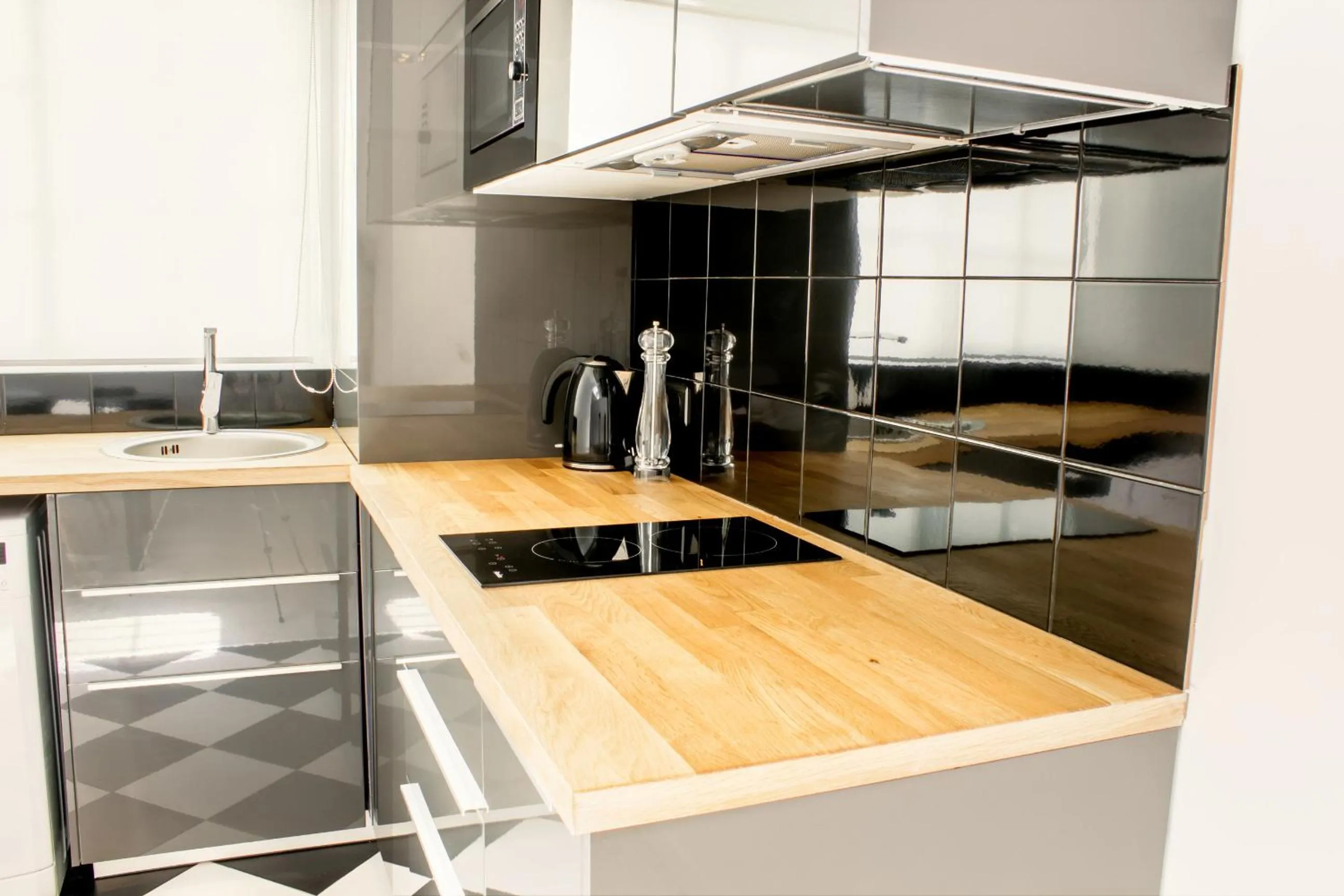 Coffee/tea facilities in Santa Cruz Apartments