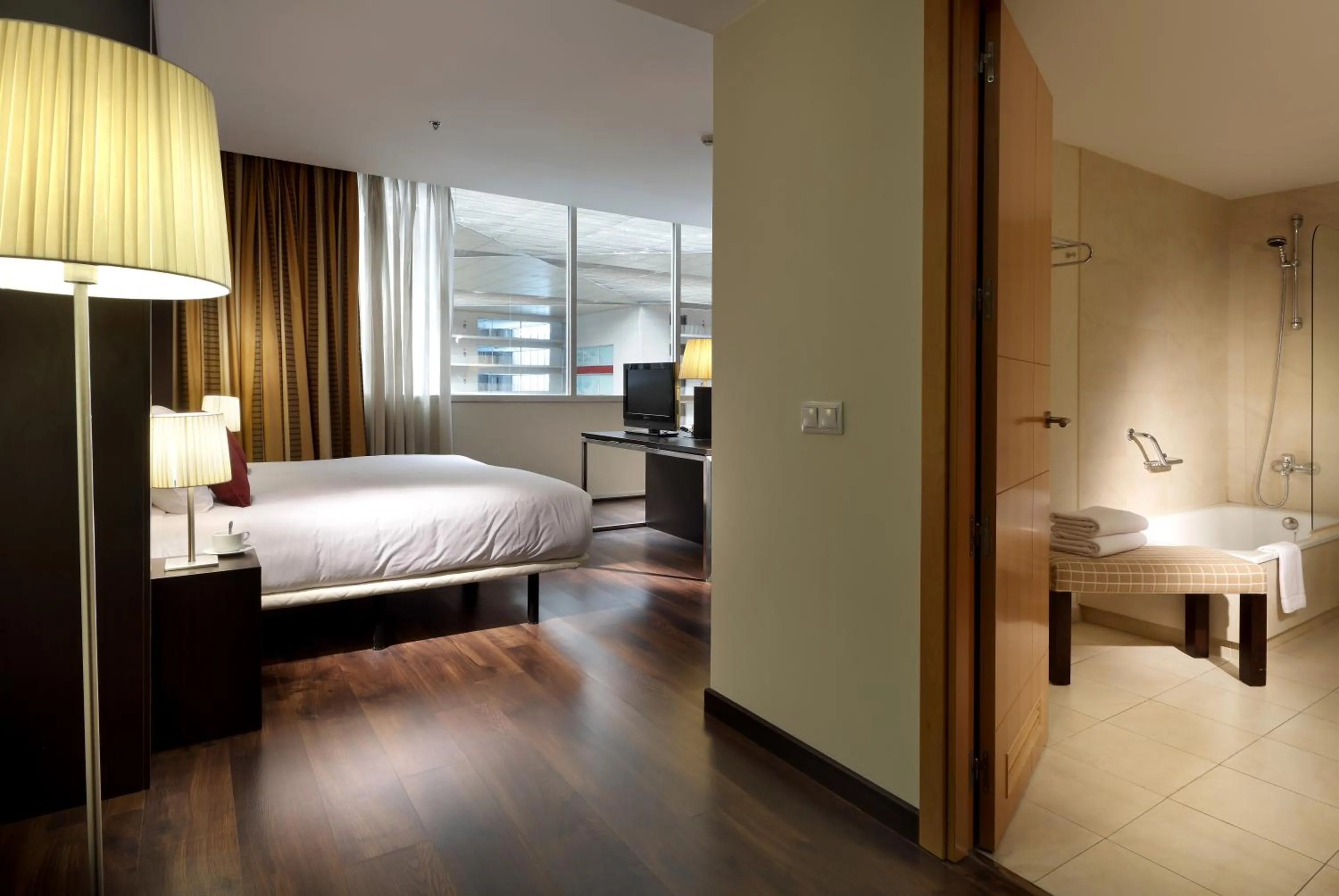 Bed in Eurostars Zaragoza