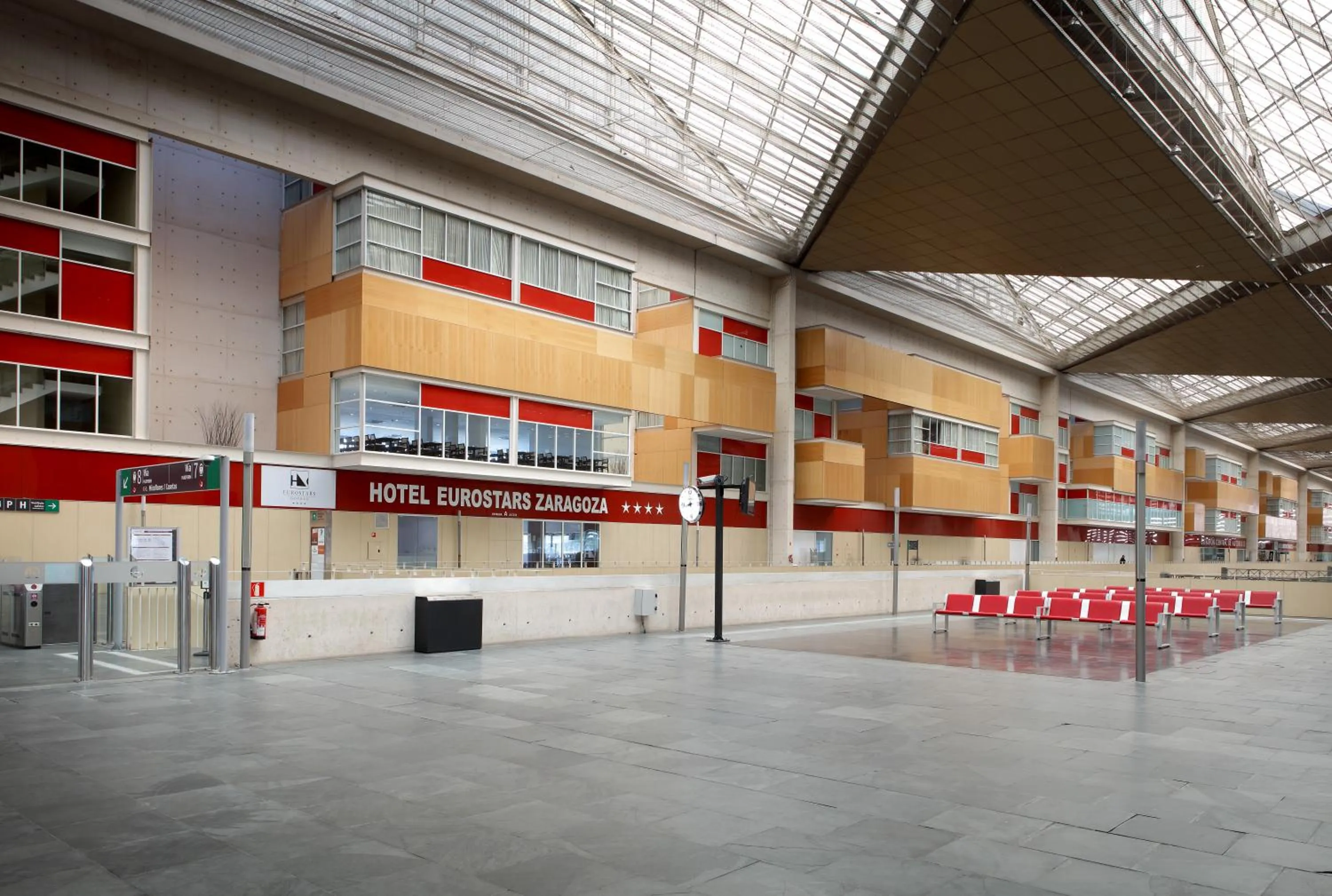 Facade/entrance in Eurostars Zaragoza