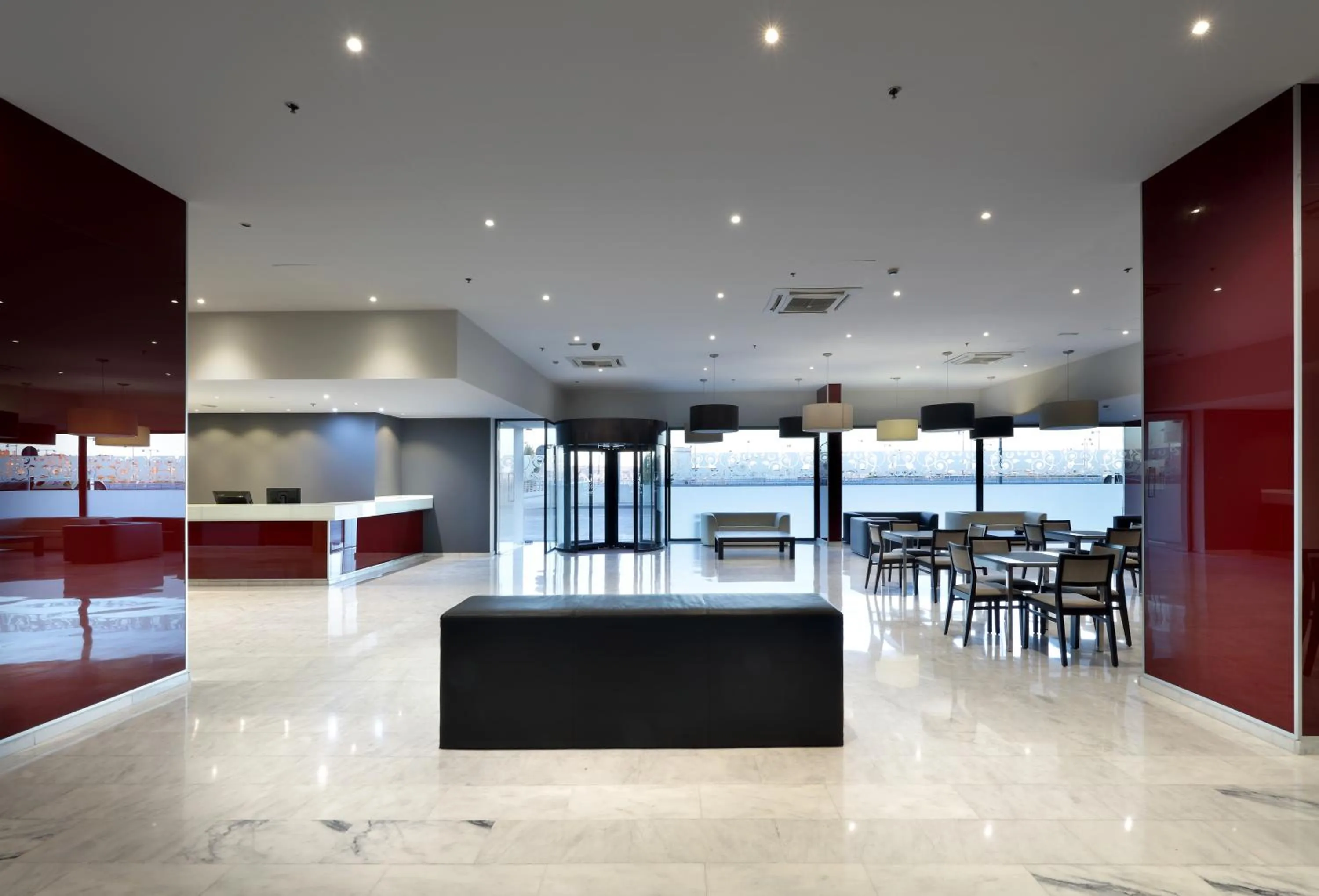 Lobby or reception in Eurostars Zaragoza