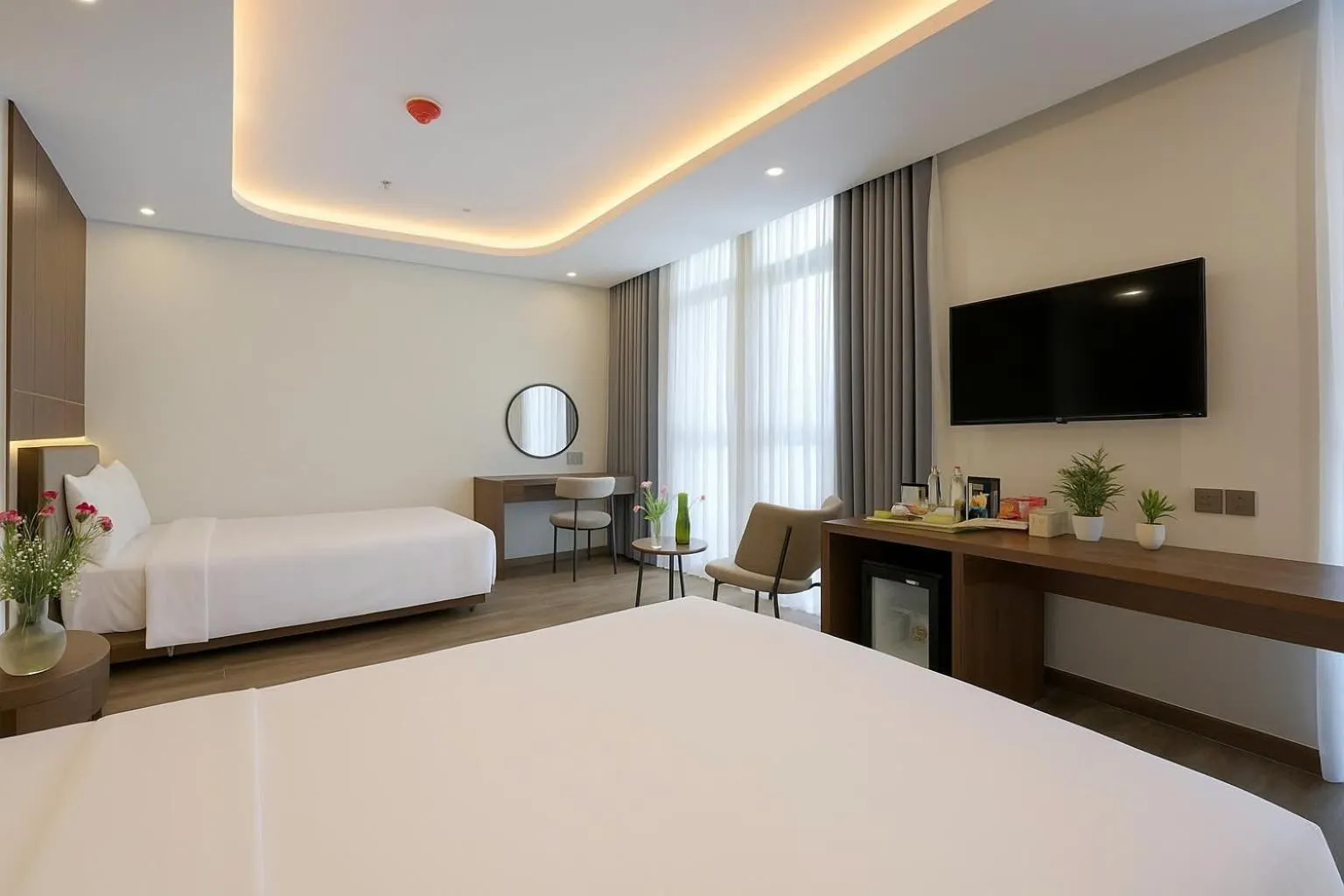 Photo of the whole room, Bed in Nature Hotel - Lac Long Quan