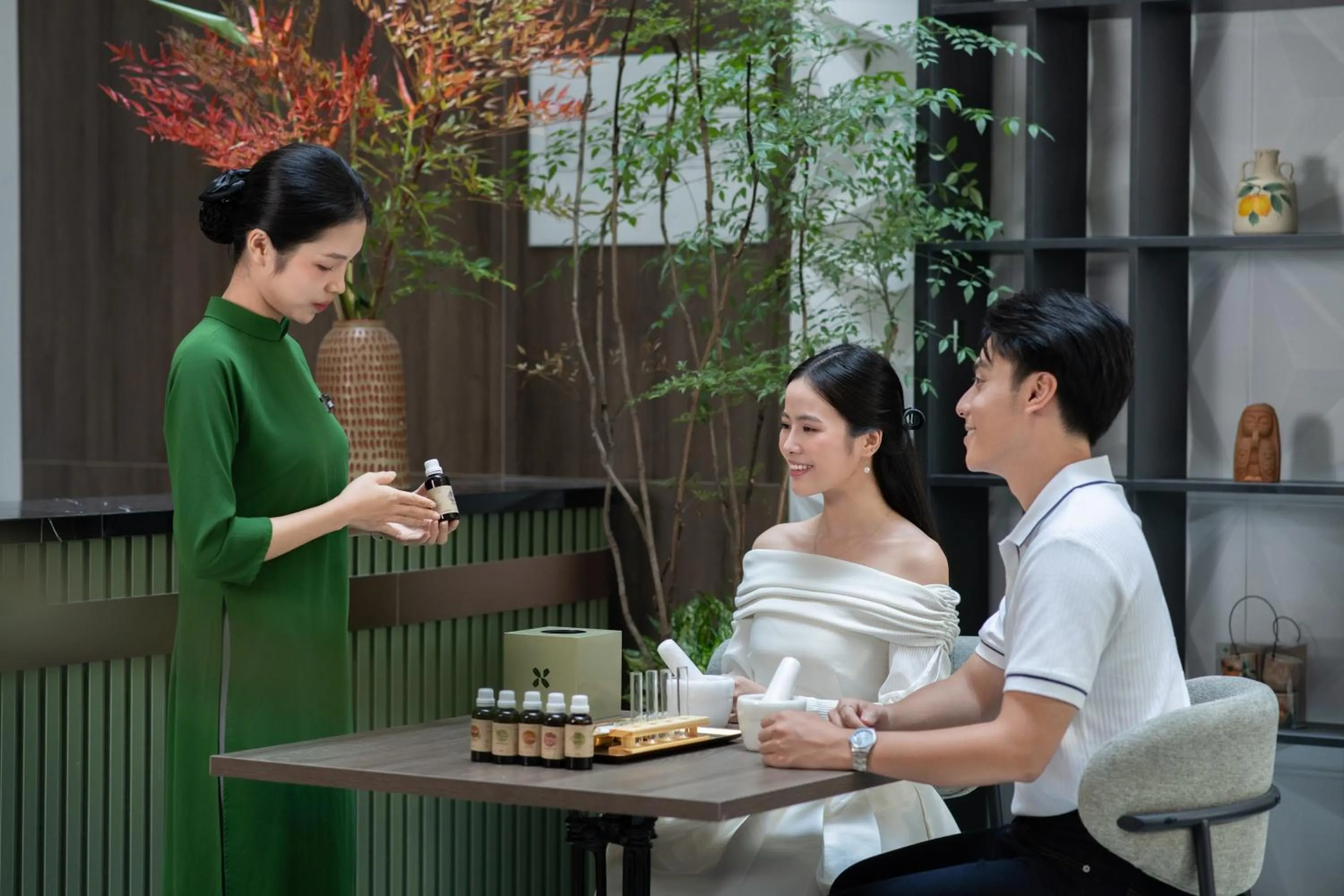 concierge in Nature Hotel - Lac Long Quan