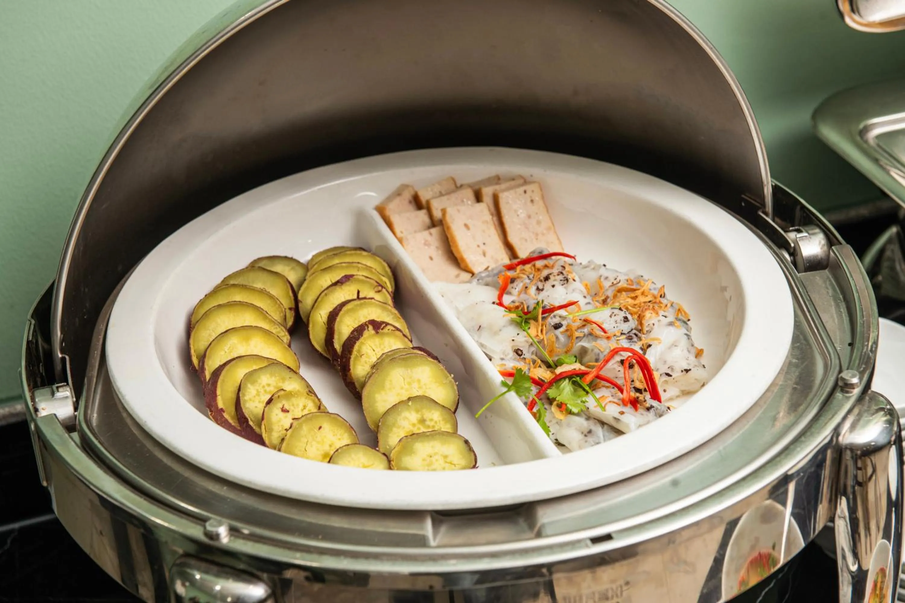 Restaurant/places to eat in Nature Hotel - Lac Long Quan