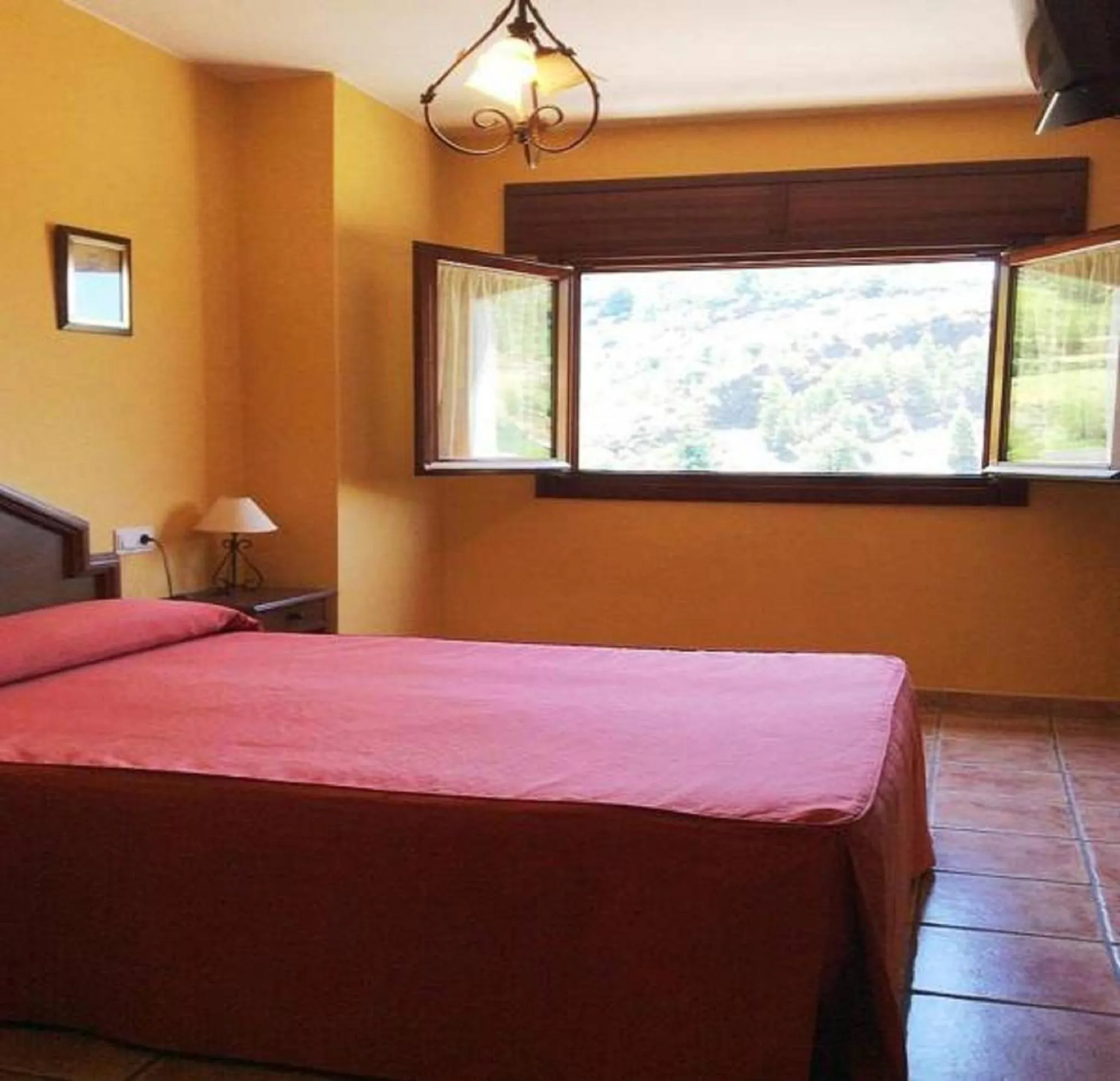 Day, Bed in Hotel Rural Pepe Alvarez