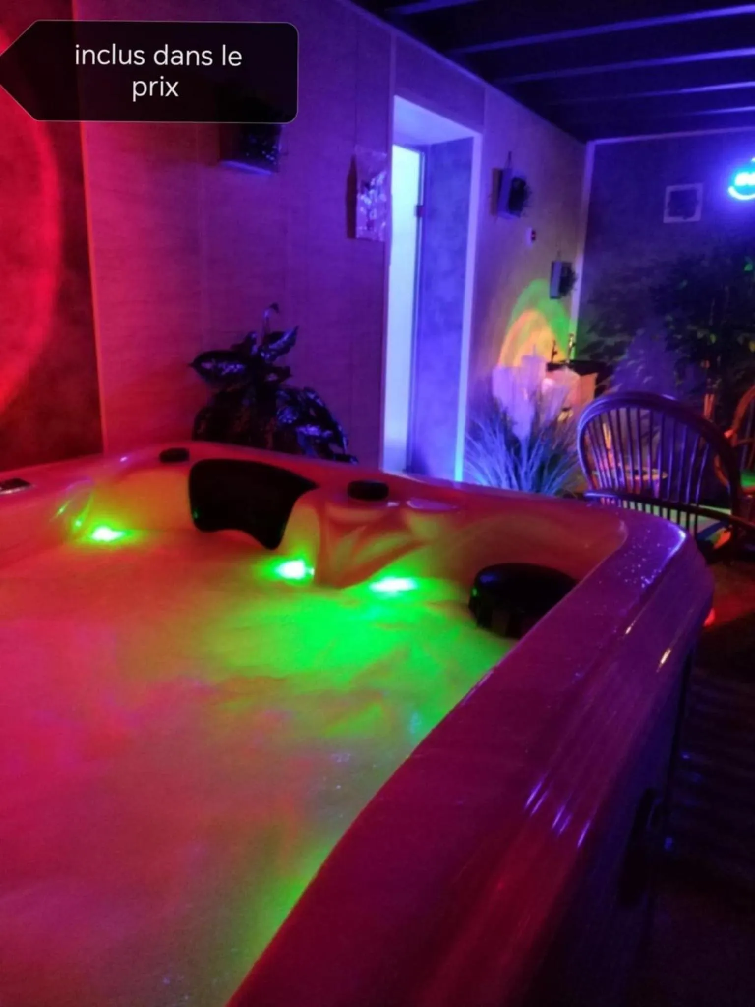 Hot Tub in A l'Orée du Parc