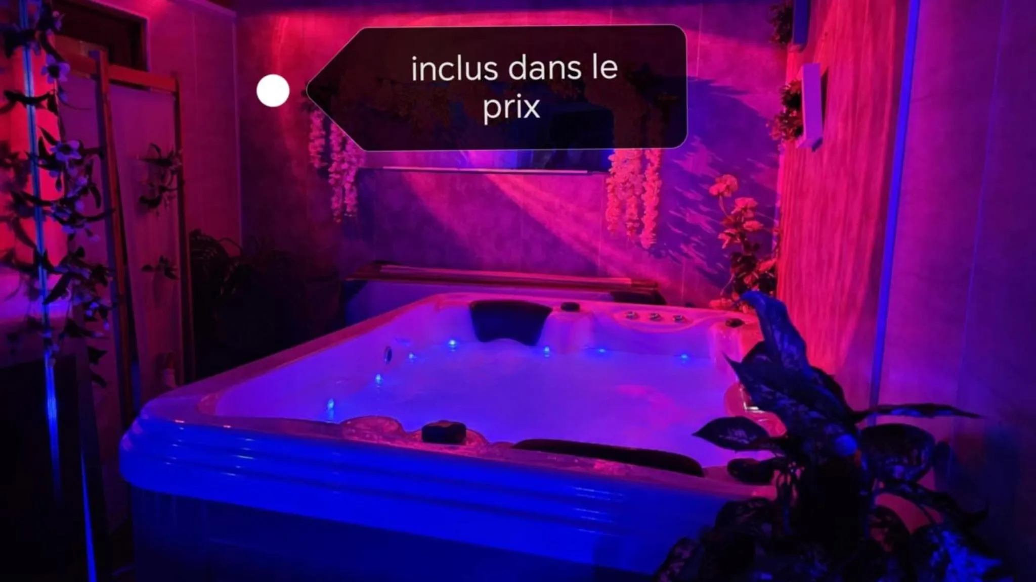 Hot Tub in A l'Orée du Parc