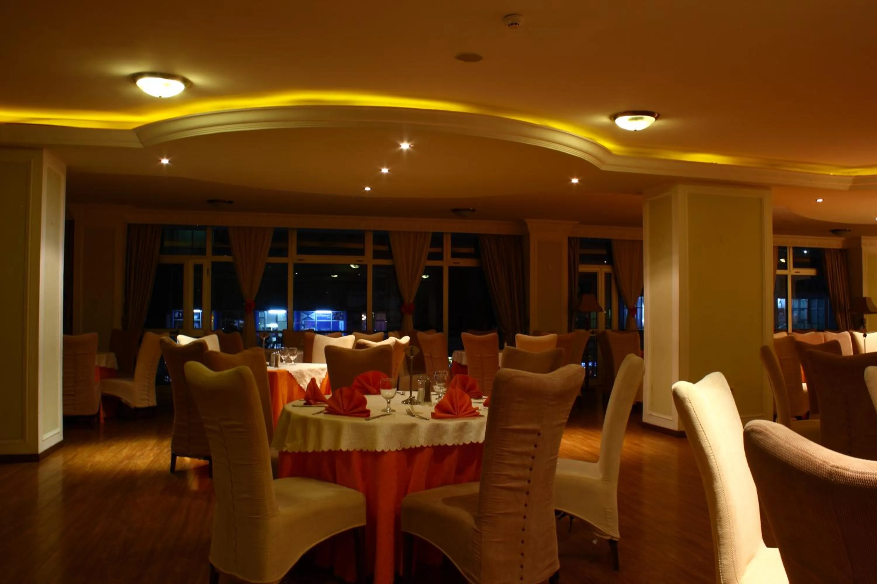 Restaurant/places to eat in Debredamo Hotel