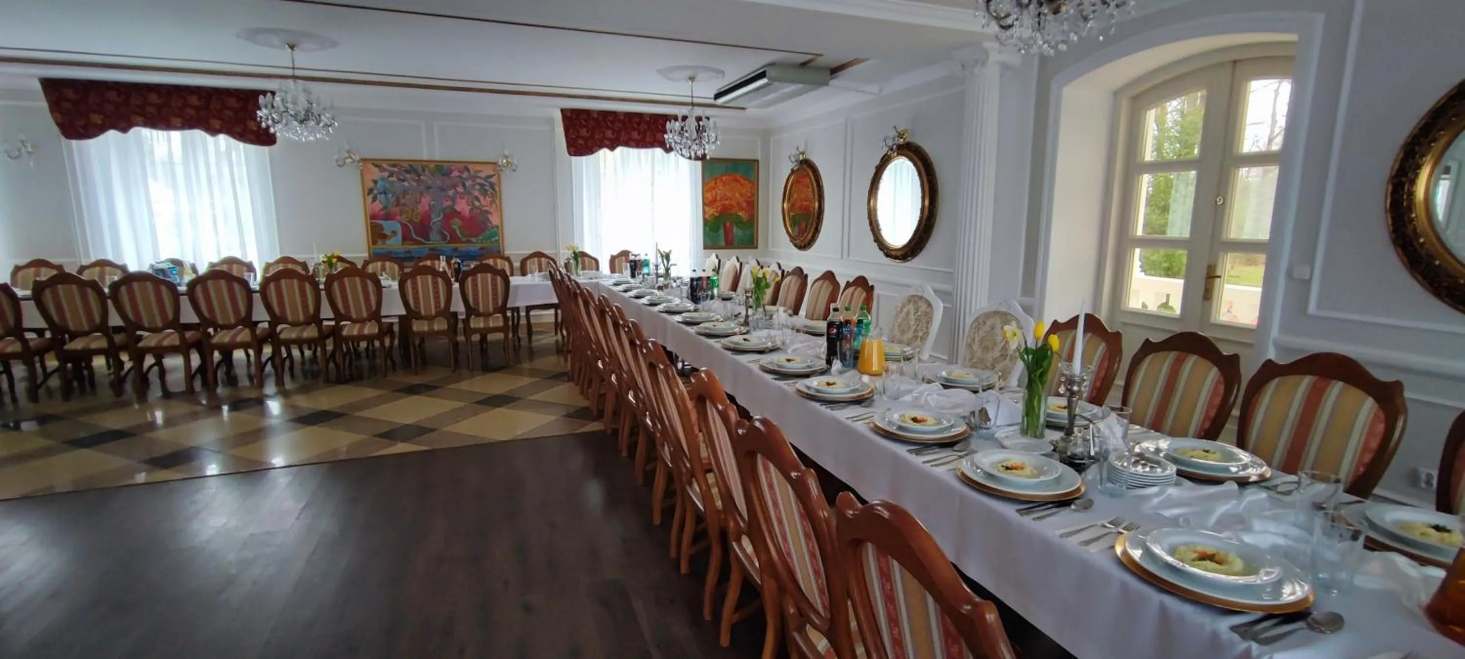 Restaurant/Places to Eat in Dworek Wola Ociecka