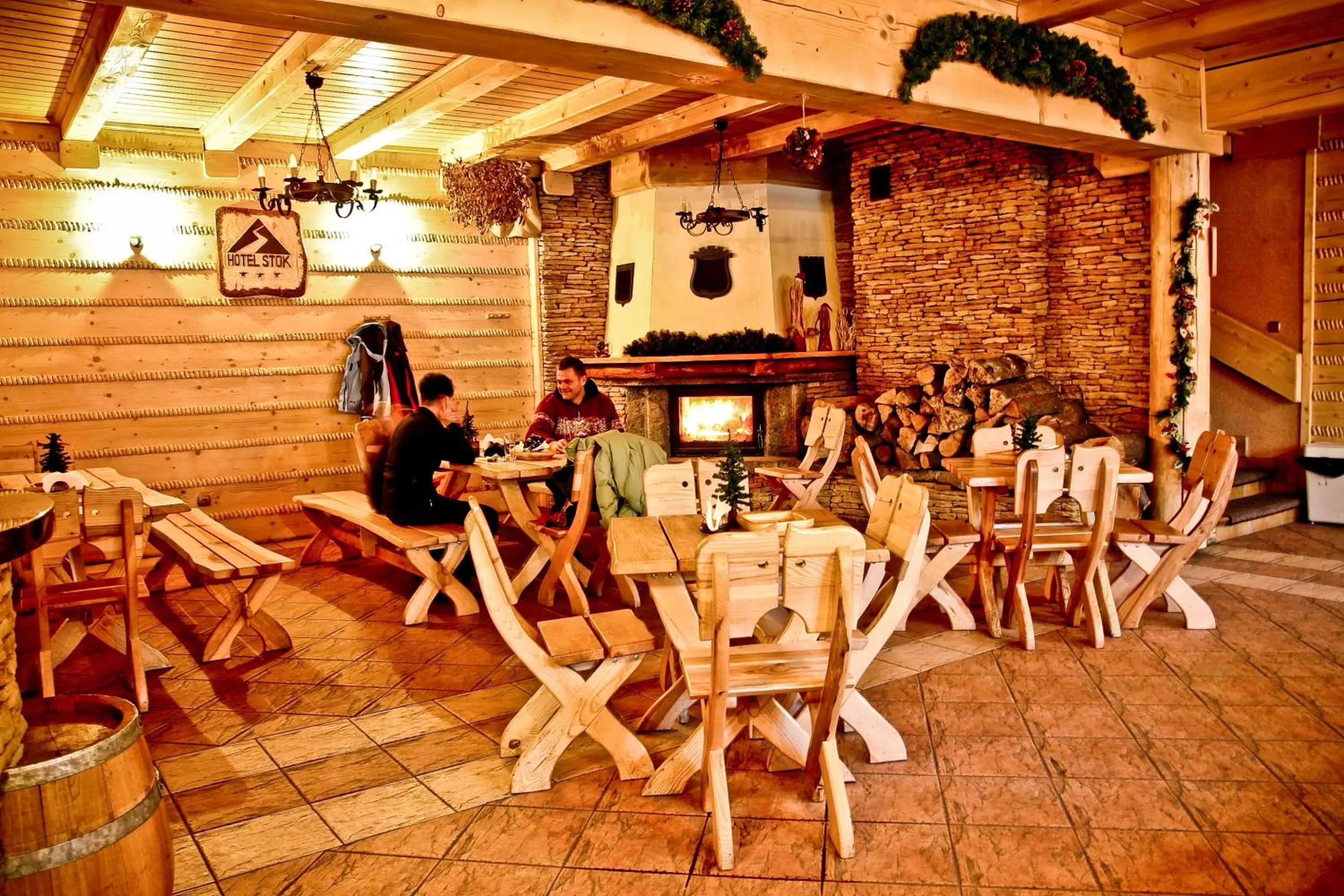 Restaurant/places to eat in Hotel Stok