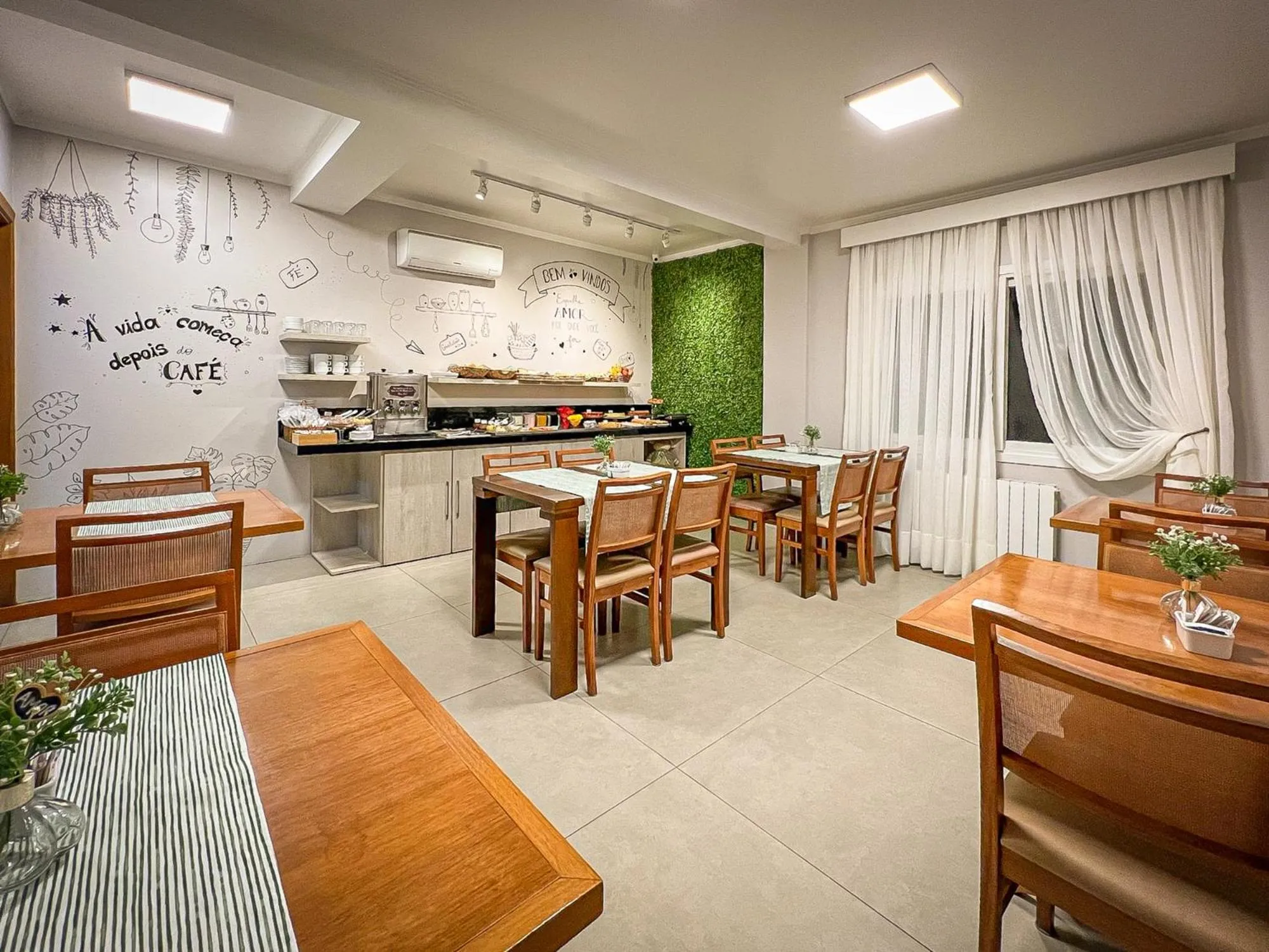 Continental breakfast in Pousada Viena