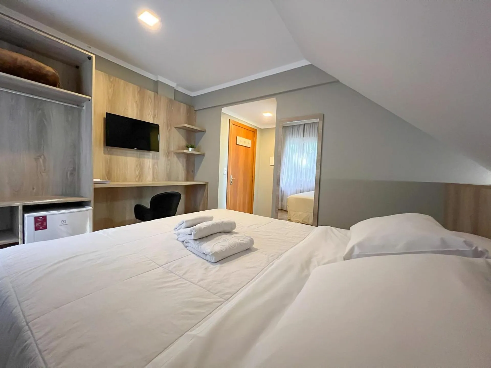 TV and multimedia, Bed in Pousada Viena