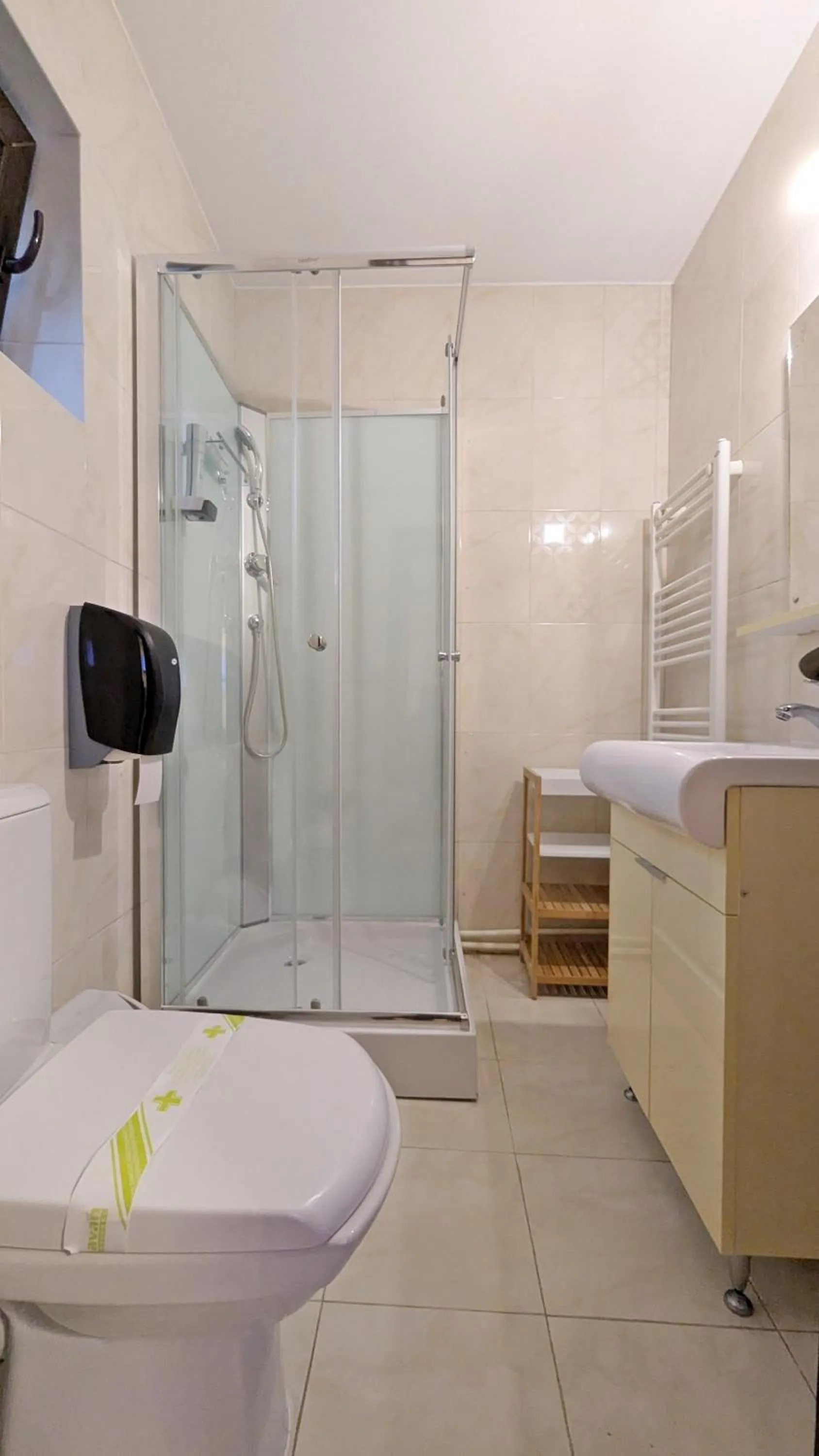 Complex Parc Pini Moinesti