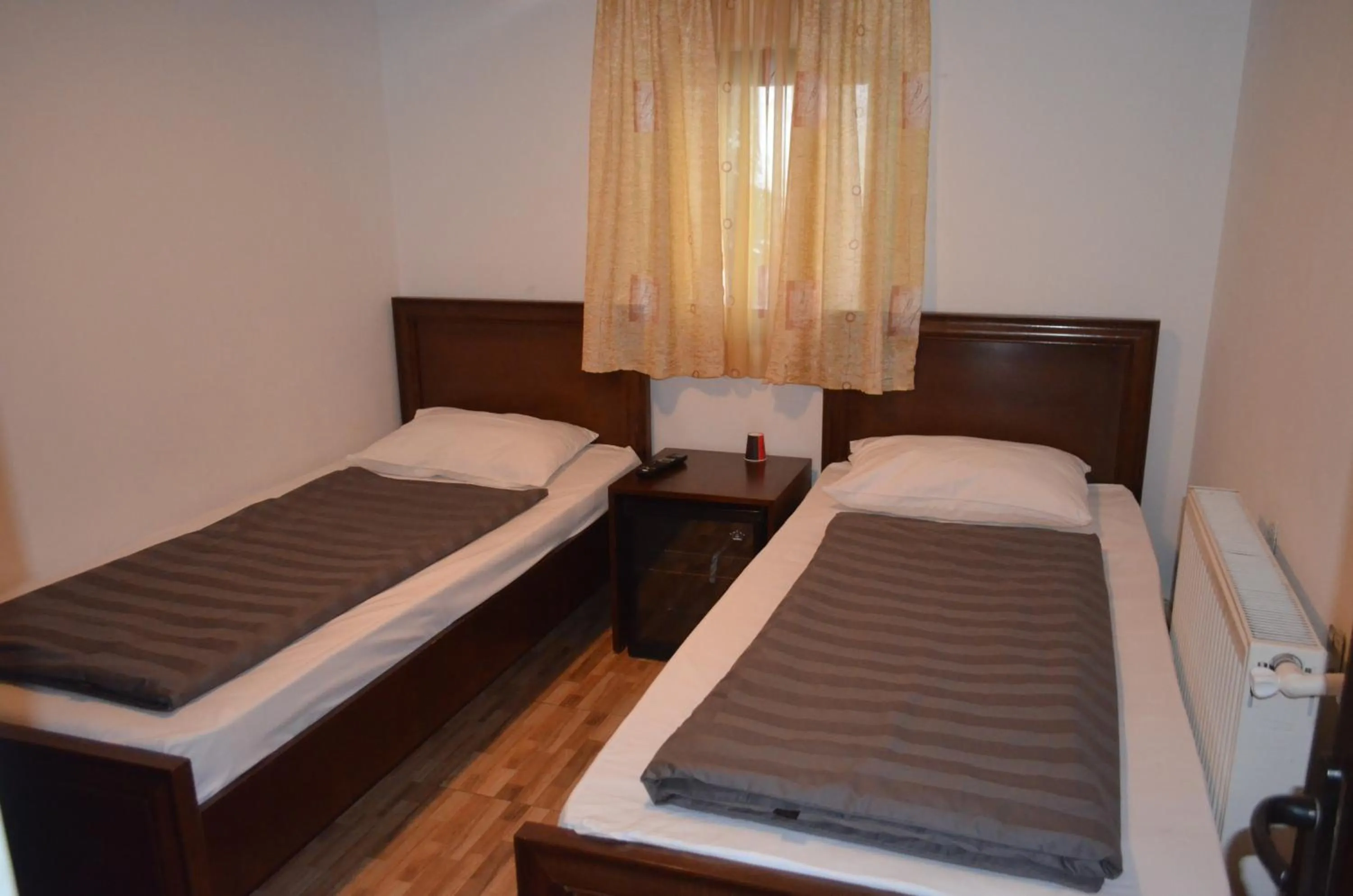 Photo of the whole room, Bed in Complex Parc Pini Moinesti