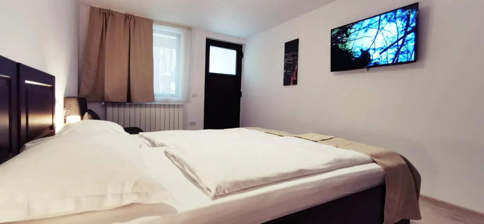 Bed in Complex Parc Pini Moinesti