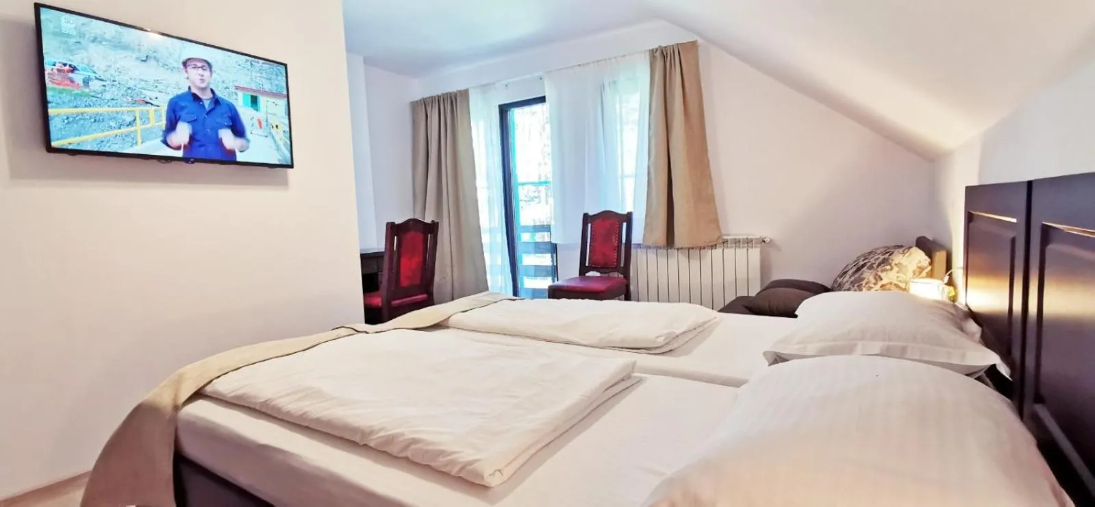 Bed in Complex Parc Pini Moinesti