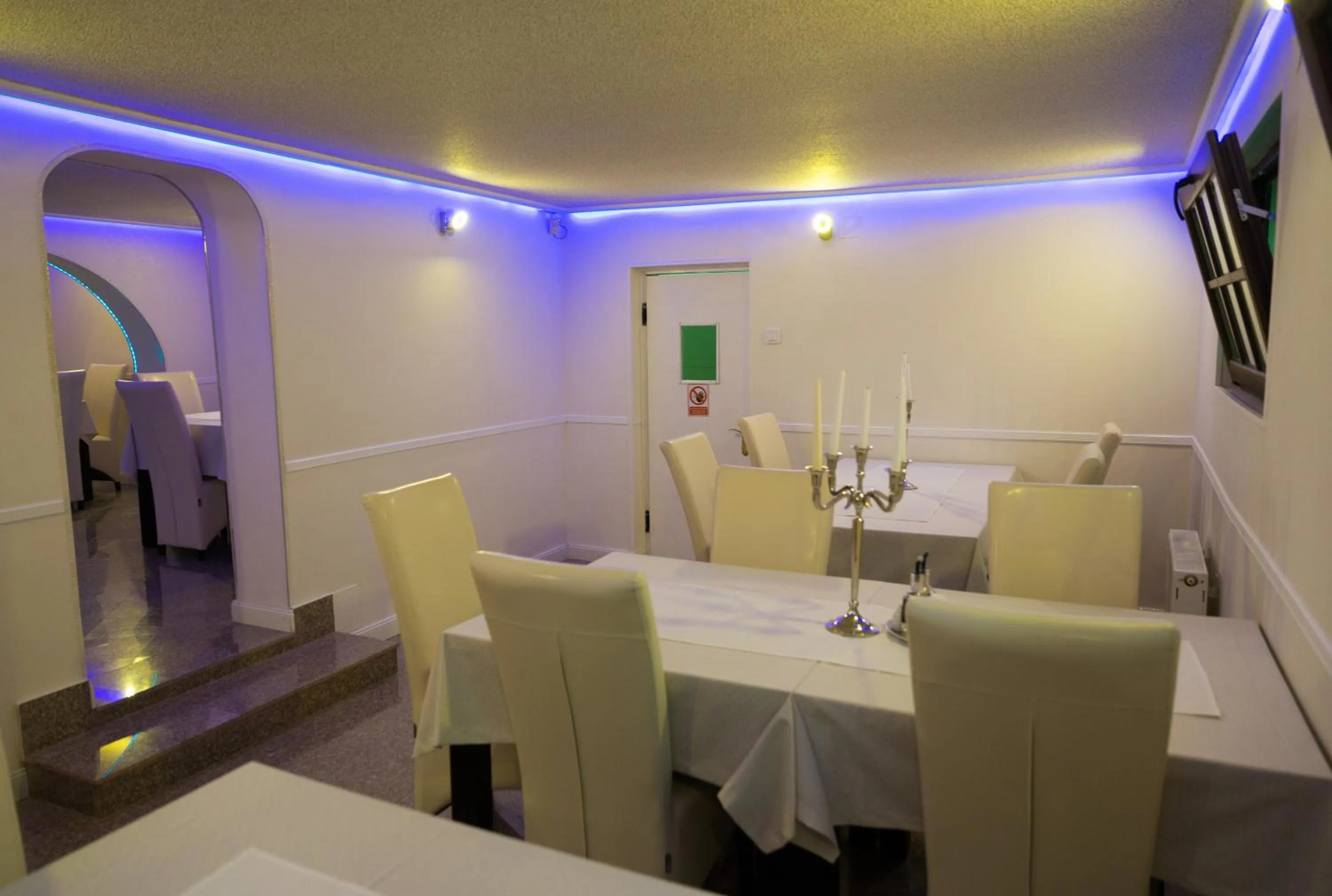 Restaurant/places to eat in Complex Parc Pini Moinesti