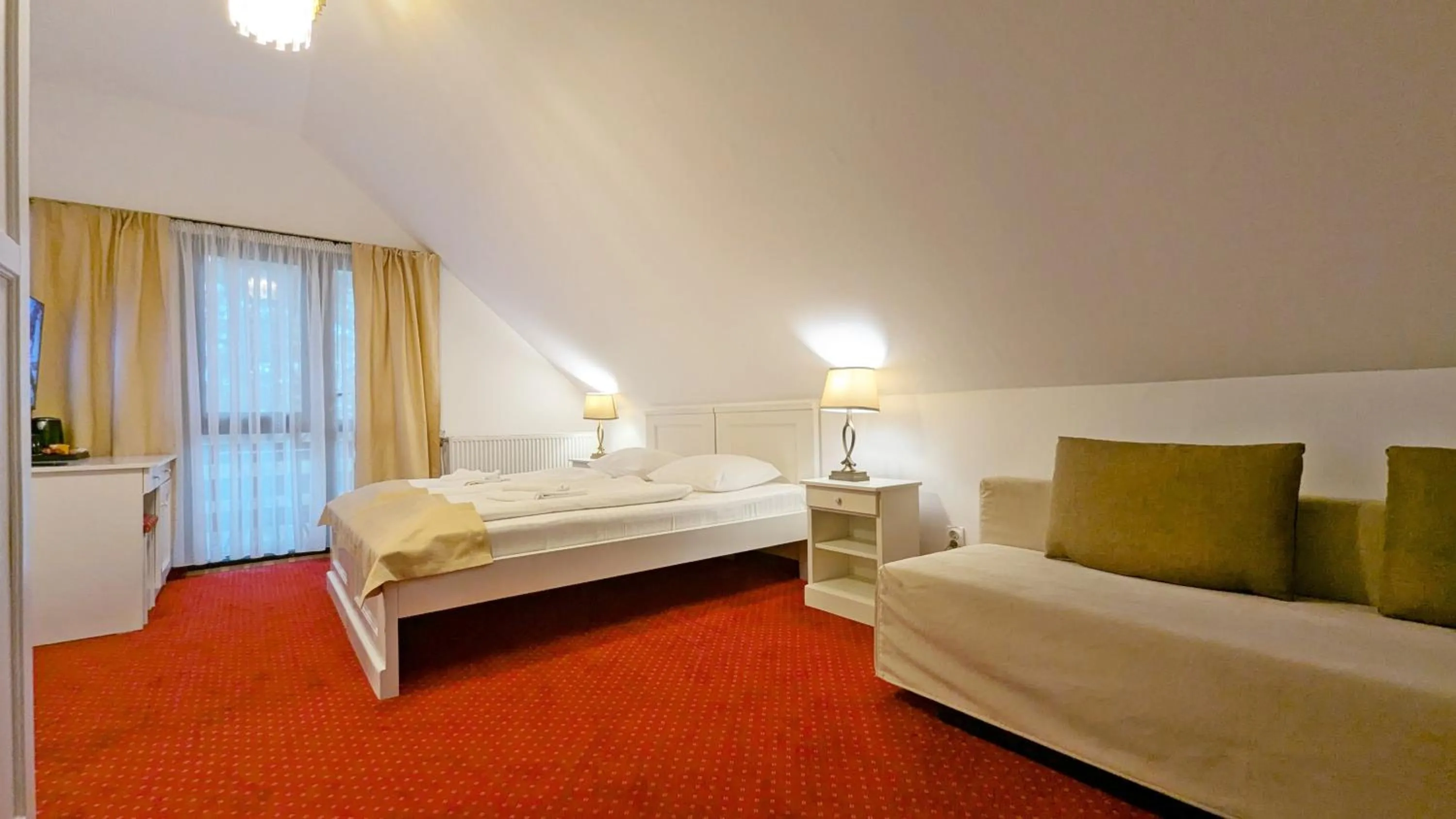 Bed in Complex Parc Pini Moinesti