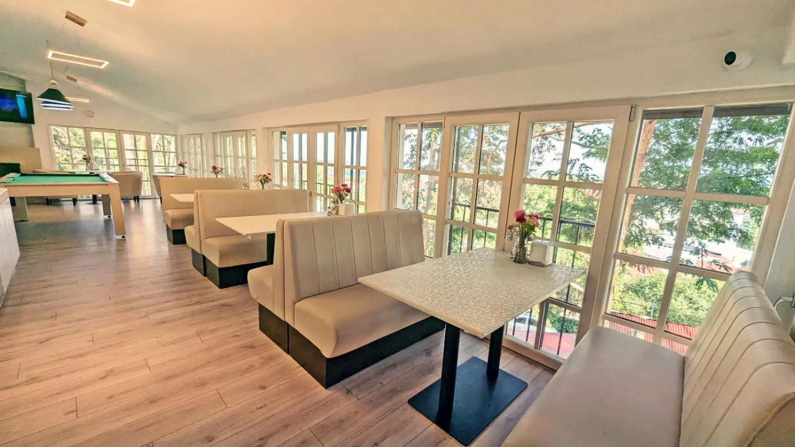 Complex Parc Pini Moinesti