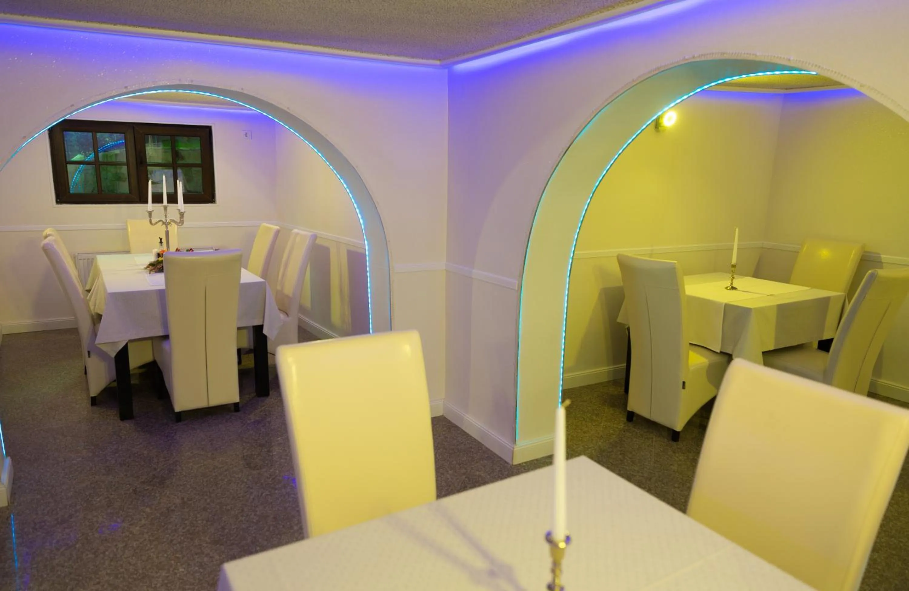 Restaurant/places to eat in Complex Parc Pini Moinesti