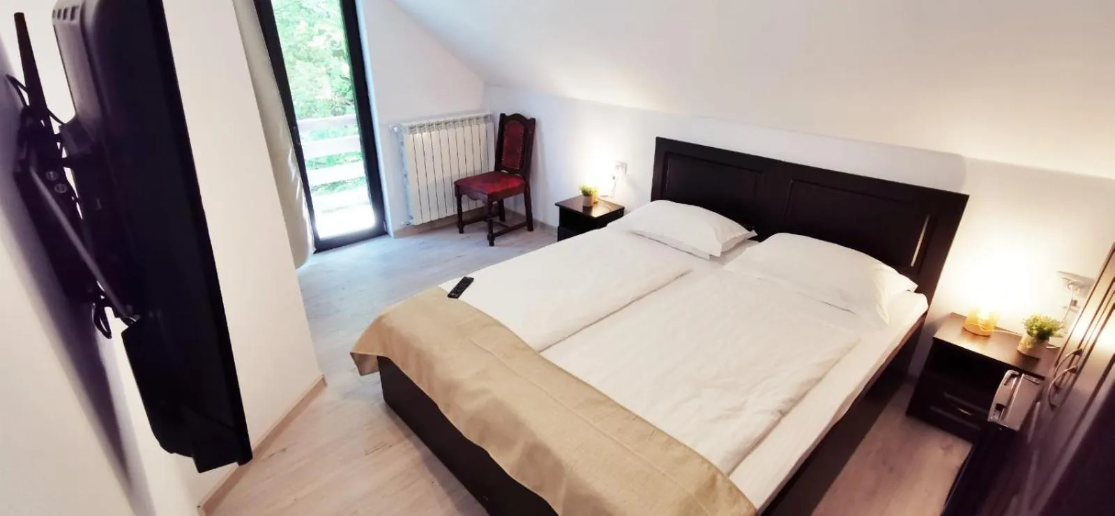 Bed in Complex Parc Pini Moinesti