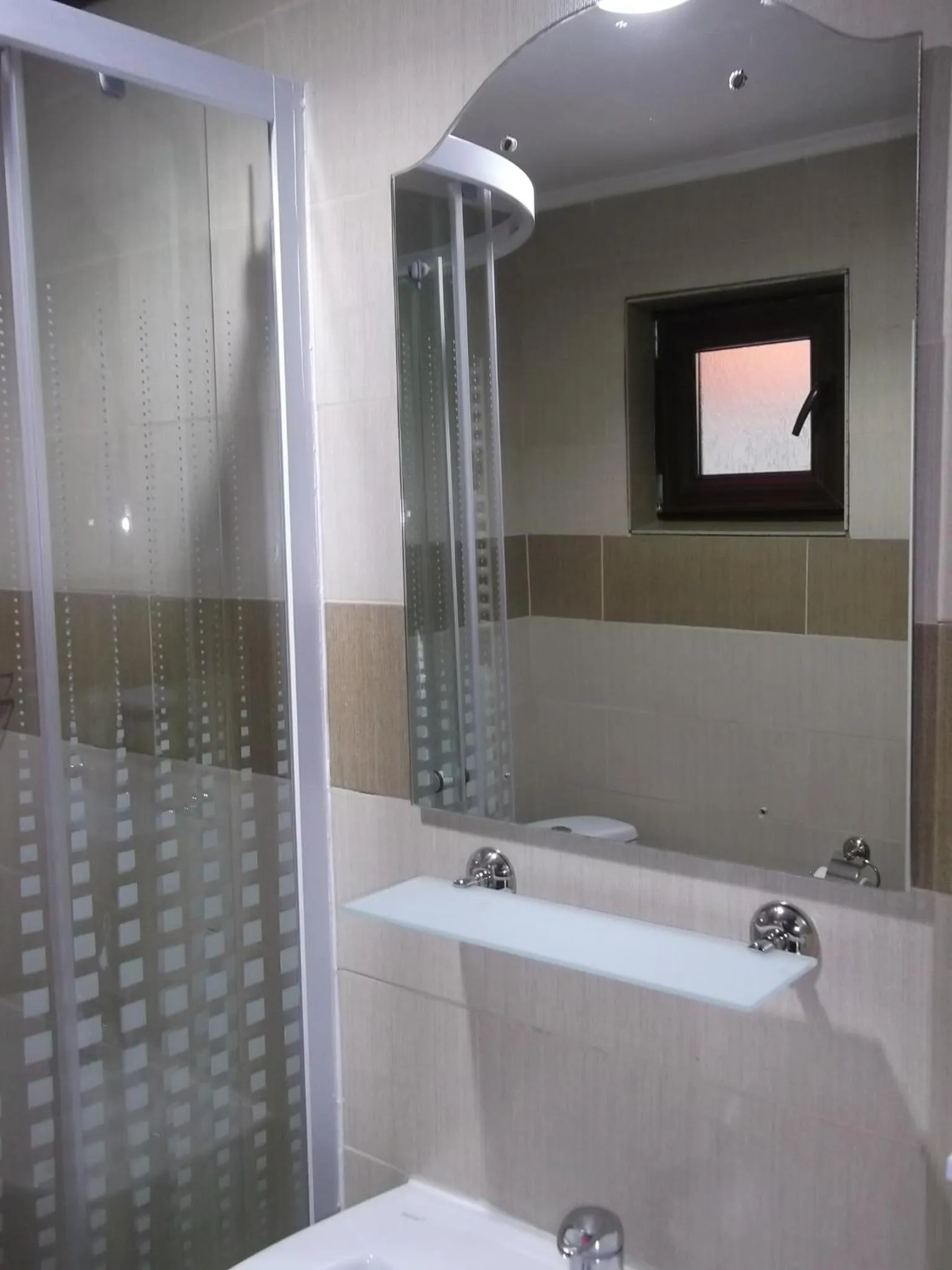 Bathroom in Complex Parc Pini Moinesti