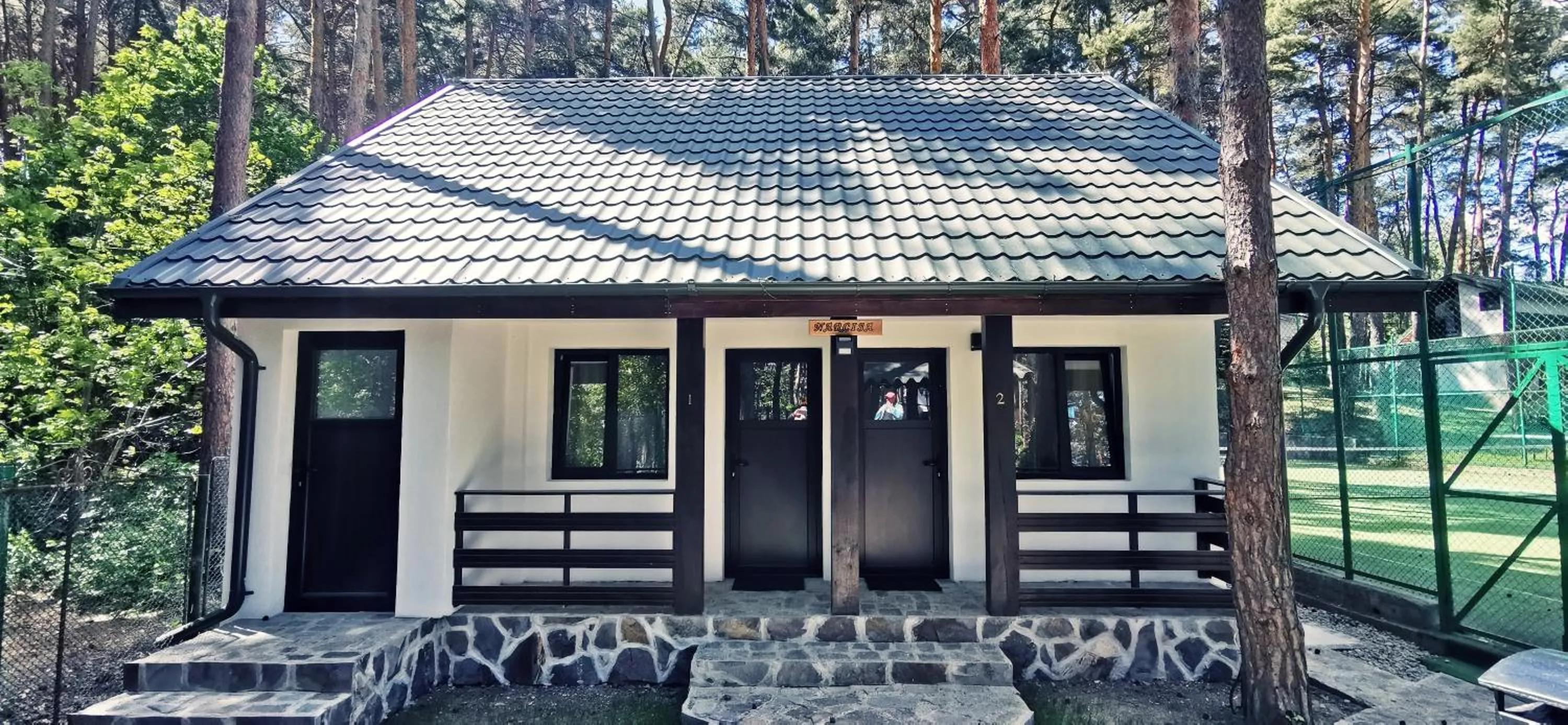 Complex Parc Pini Moinesti