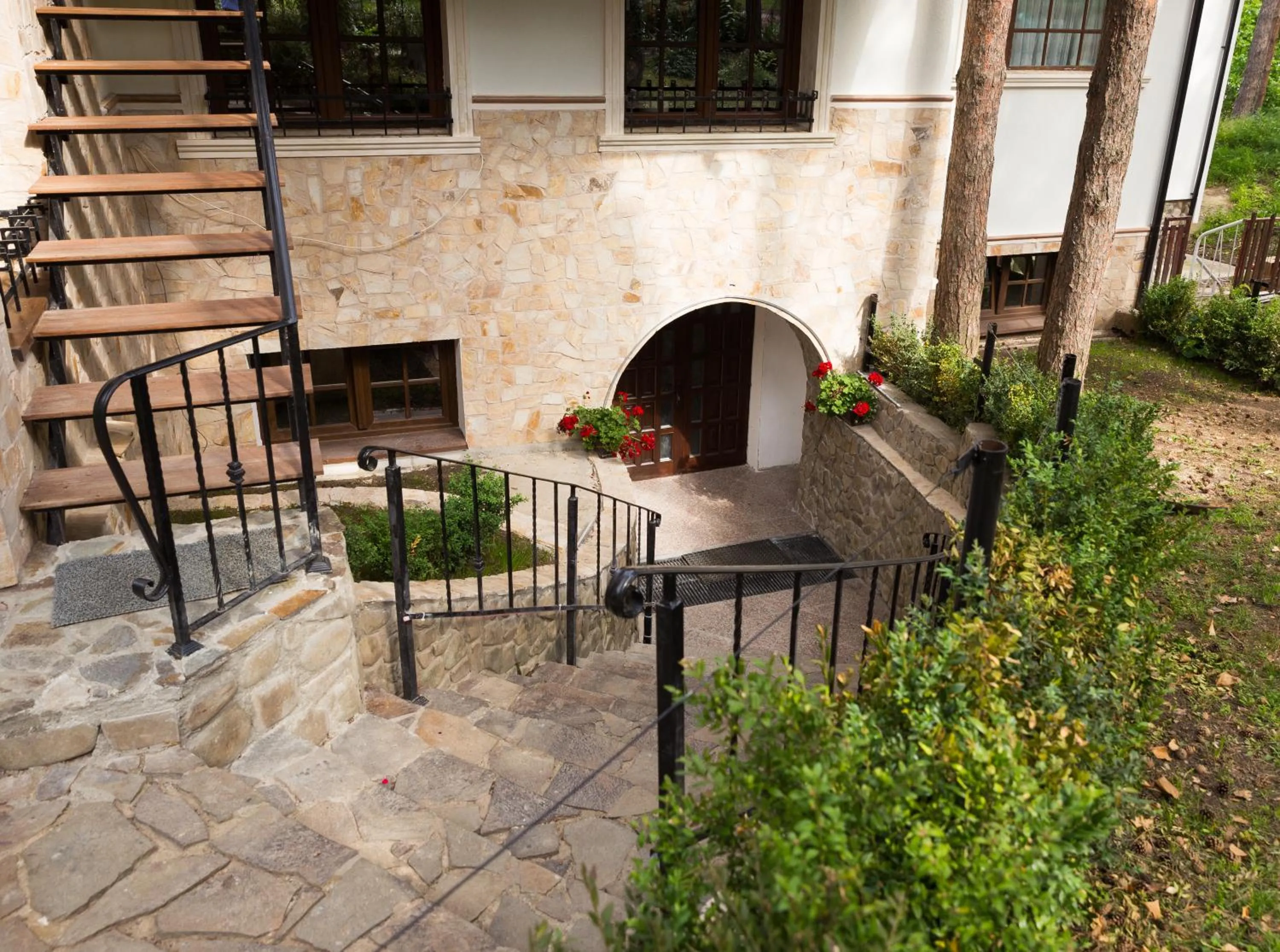 Restaurant/places to eat in Complex Parc Pini Moinesti