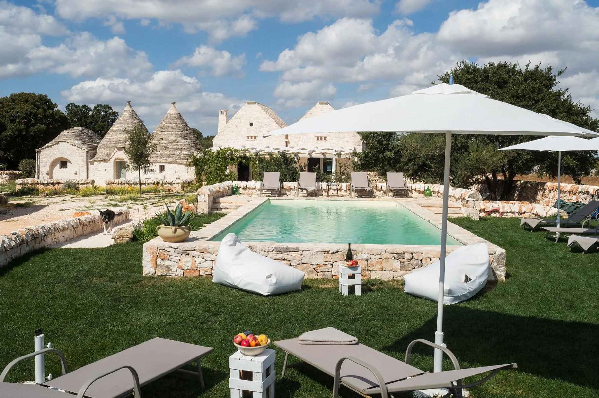 Pool view in Le Dieci Porte