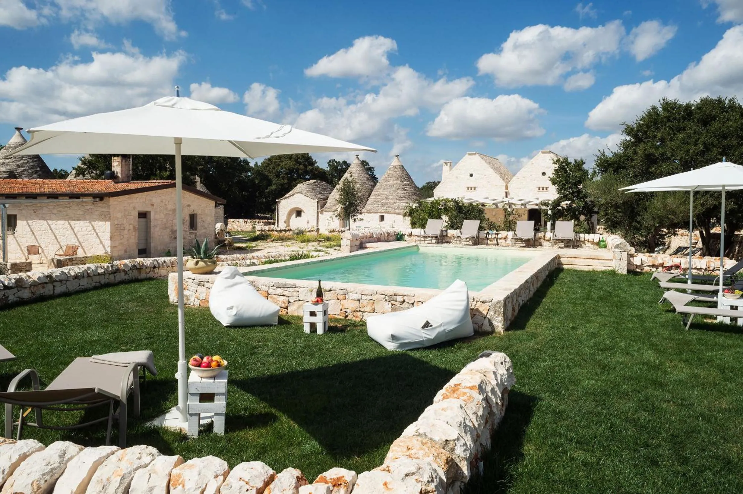 Pool view in Le Dieci Porte