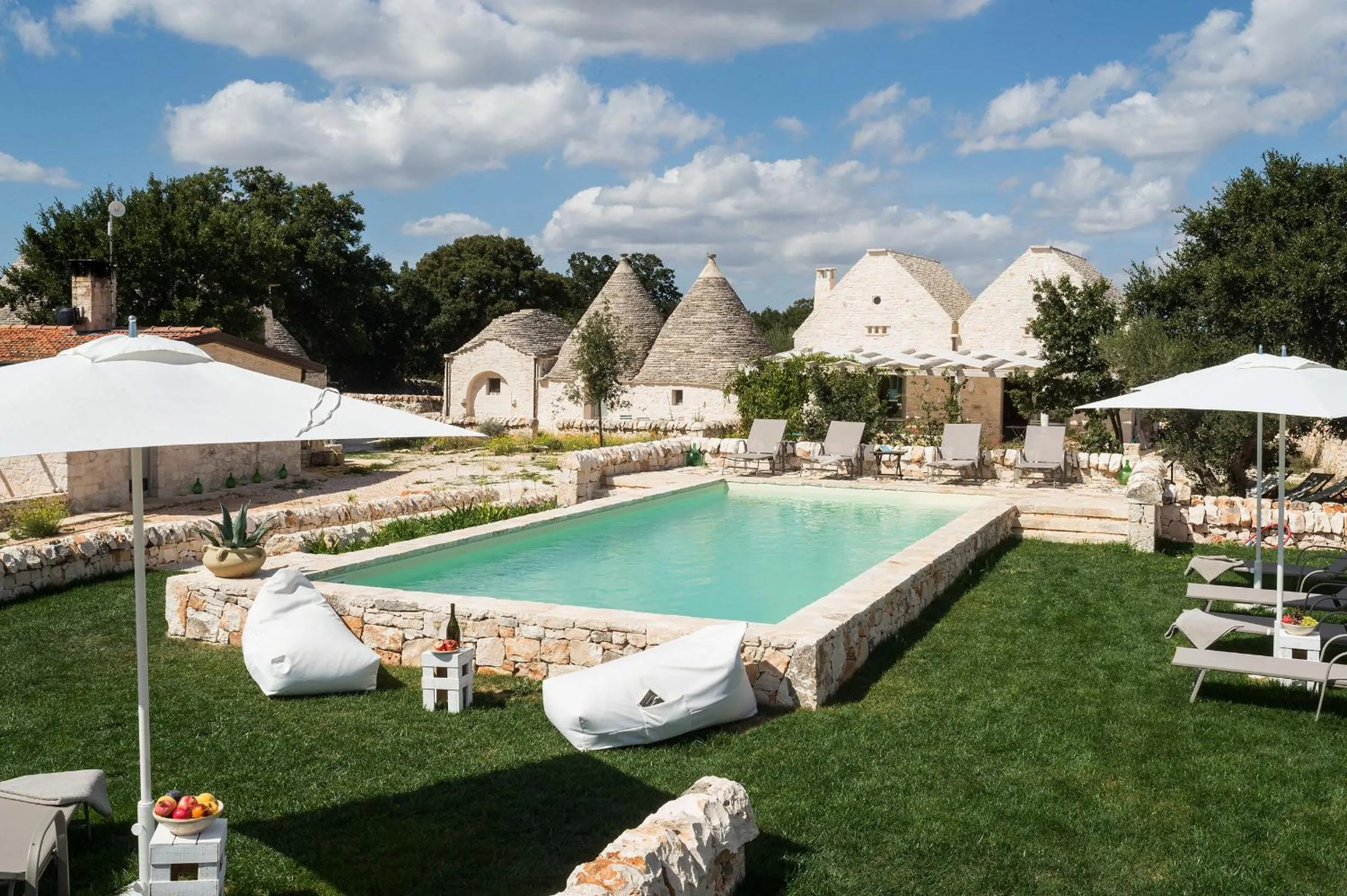 Pool view in Le Dieci Porte