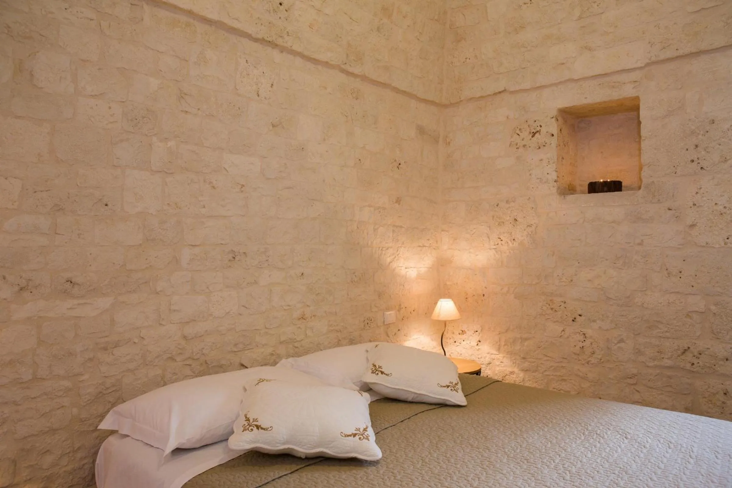 Decorative detail, Bed in Le Dieci Porte