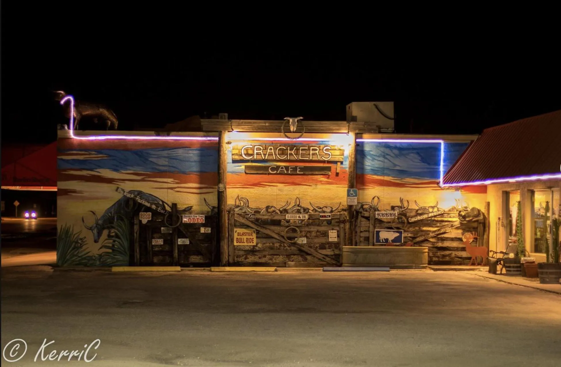 Meals in Seminole Inn