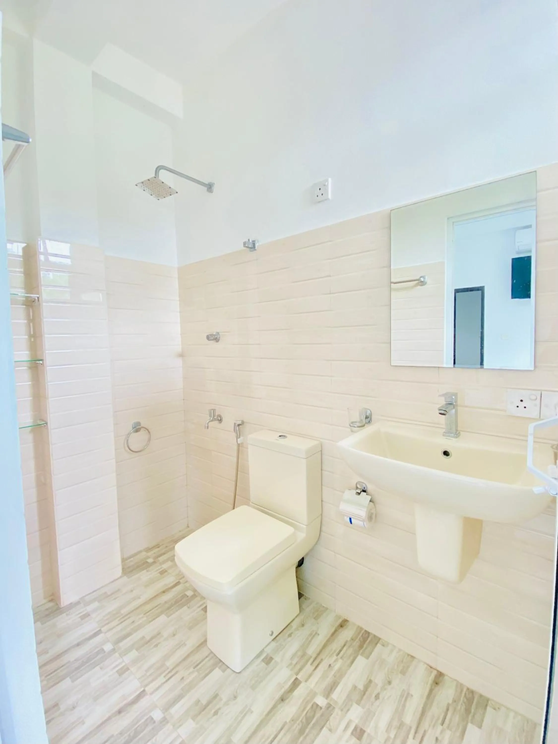 Double Room in Hikka Heaven Guest House