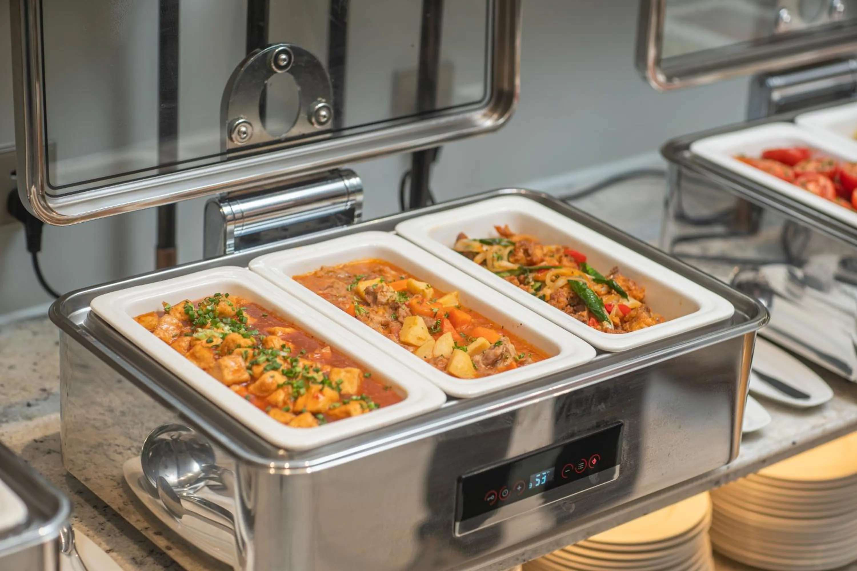 Food and drinks in Heritage Ham Long Hotel and Spa