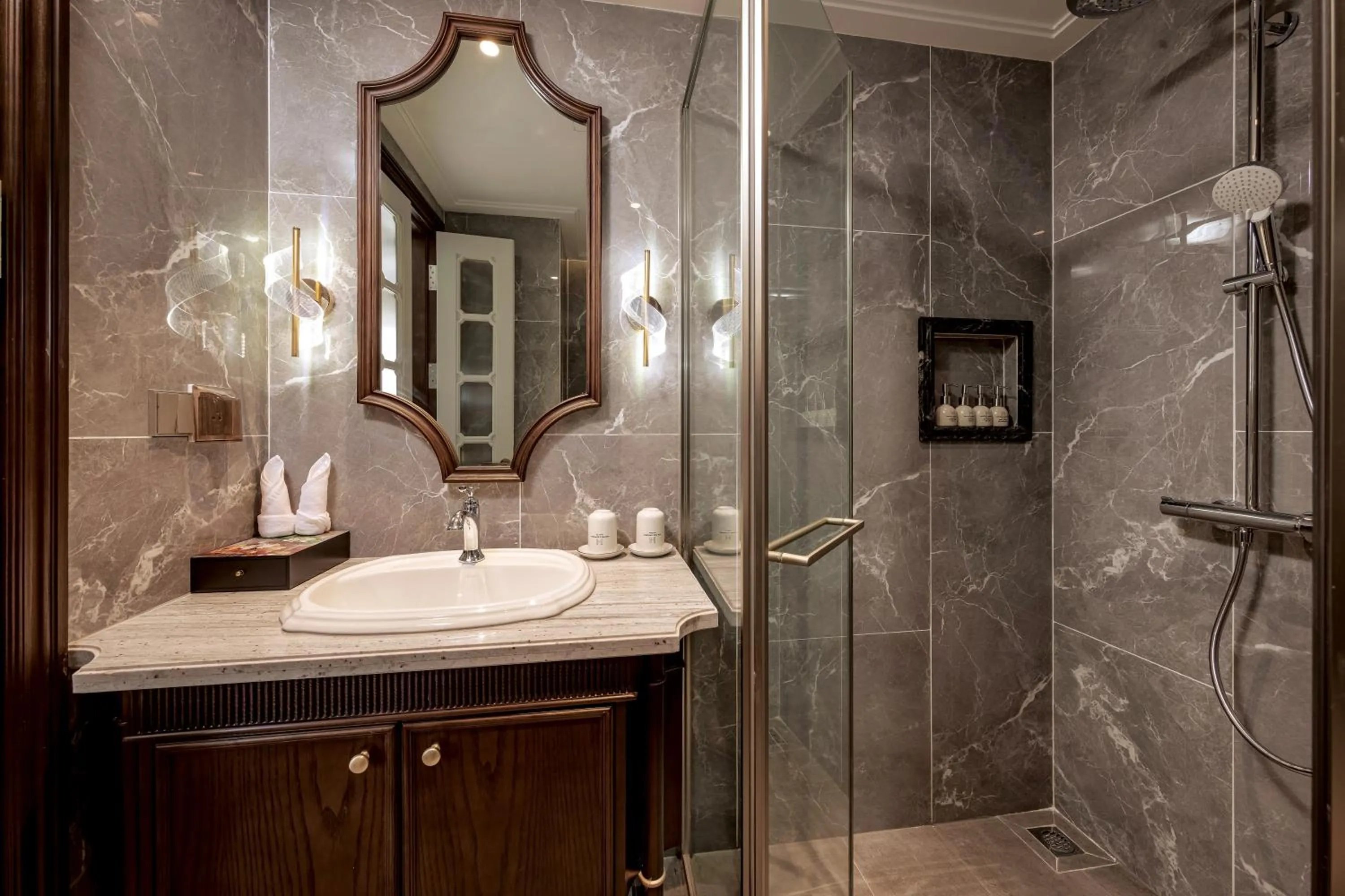 Shower in Heritage Ham Long Hotel and Spa