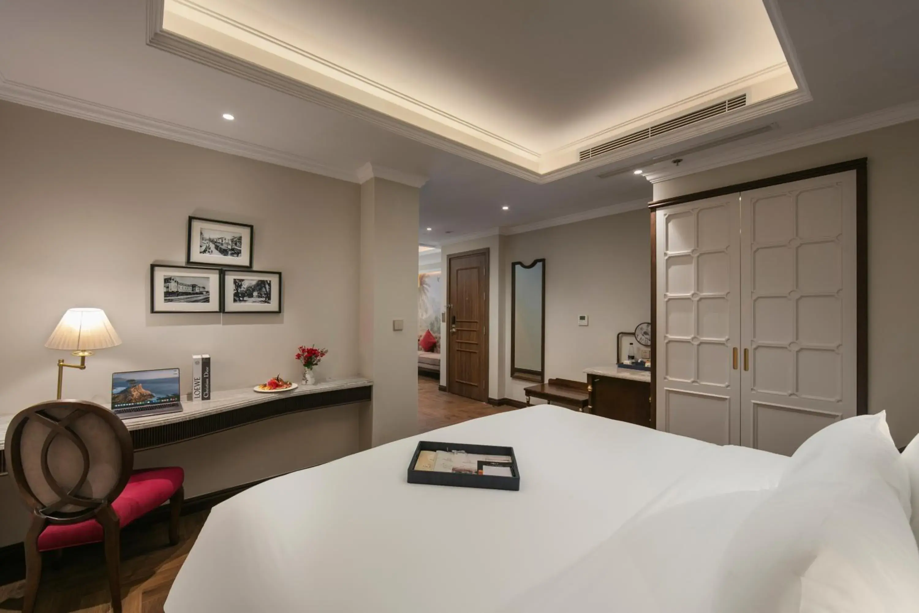 Suite with Living Room in Heritage Ham Long Hotel and Spa Suite with Living Room in Heritage Ham Long Hotel and Spa