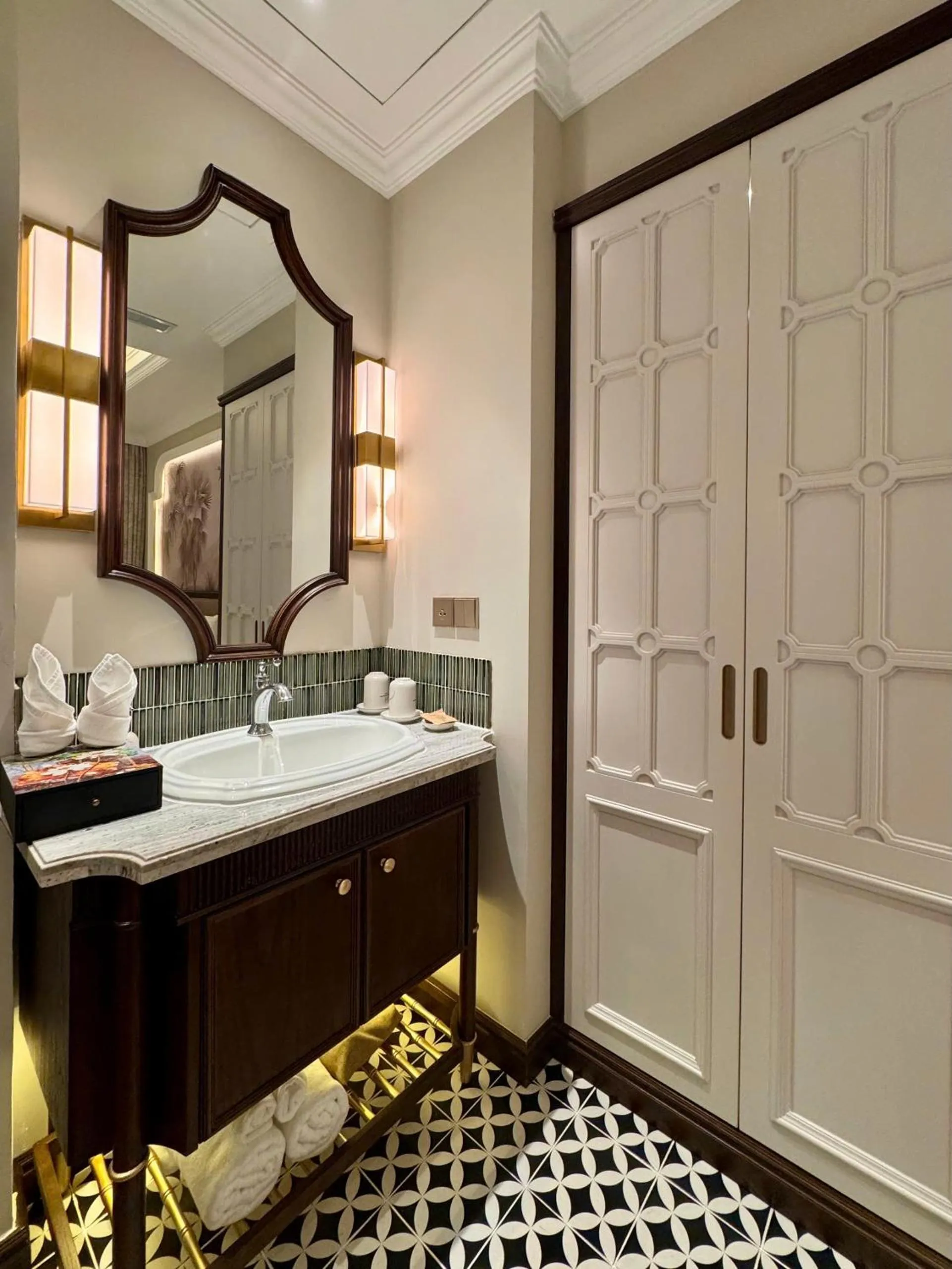 Open Air Bath in Heritage Ham Long Hotel and Spa