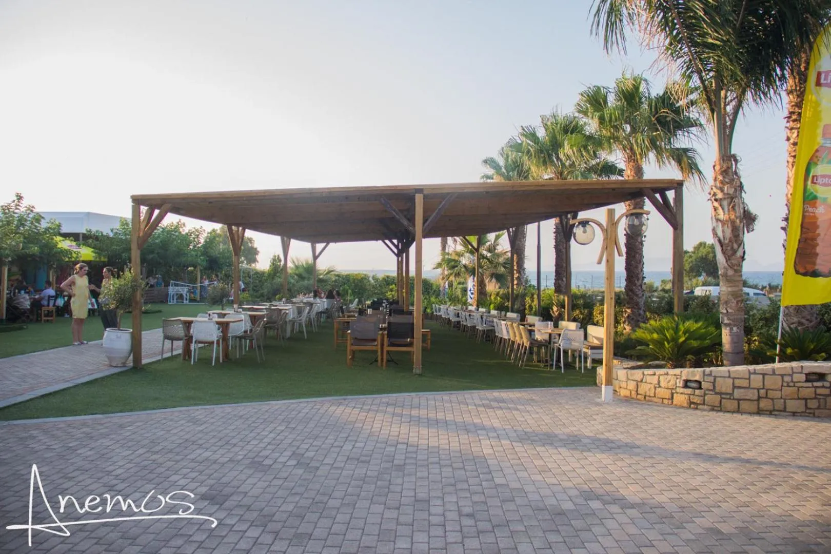 Restaurant/places to eat in Anemos Suites by Estia