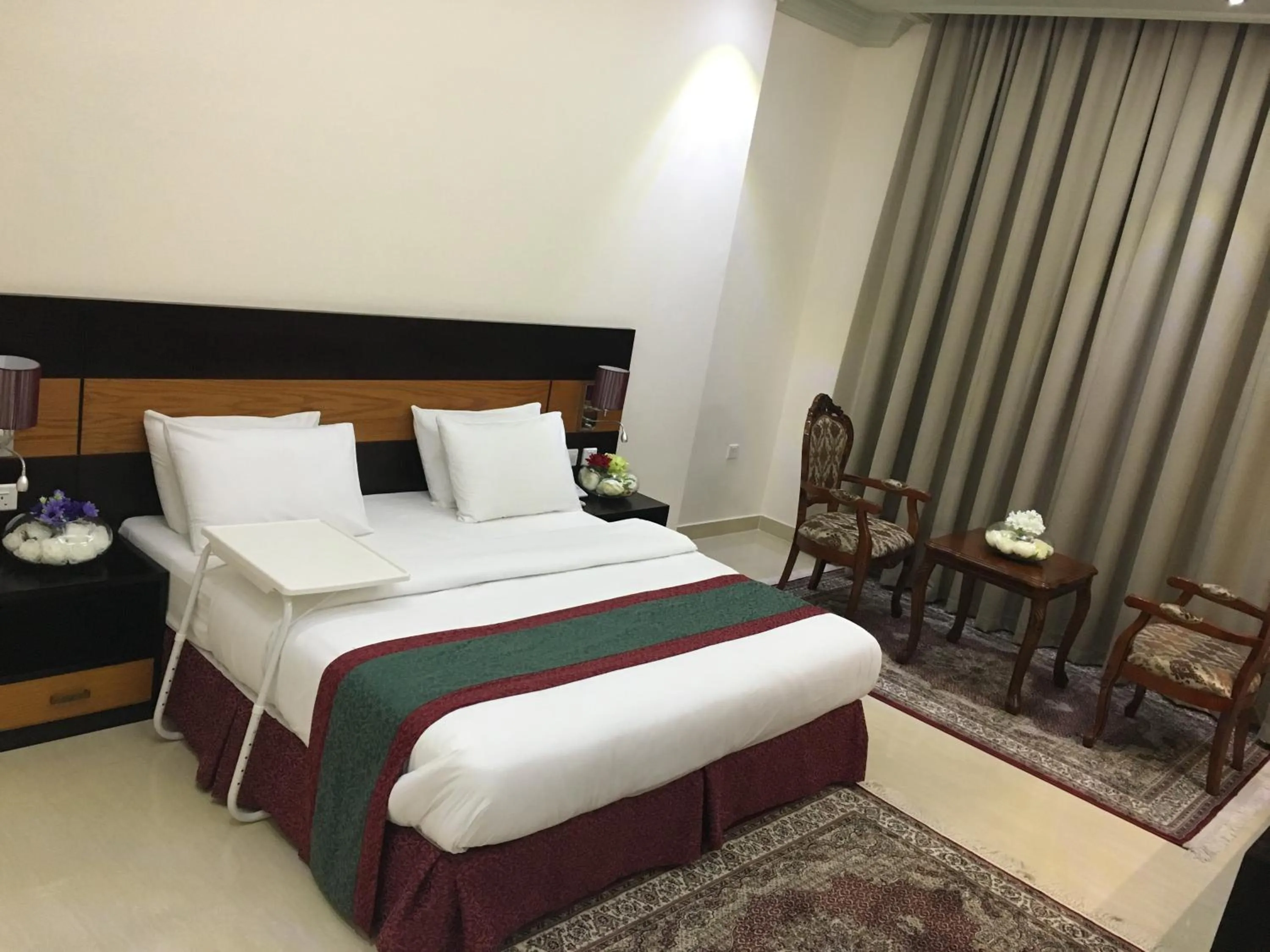 Bedroom, Bed in Muscat International Hotel Plaza