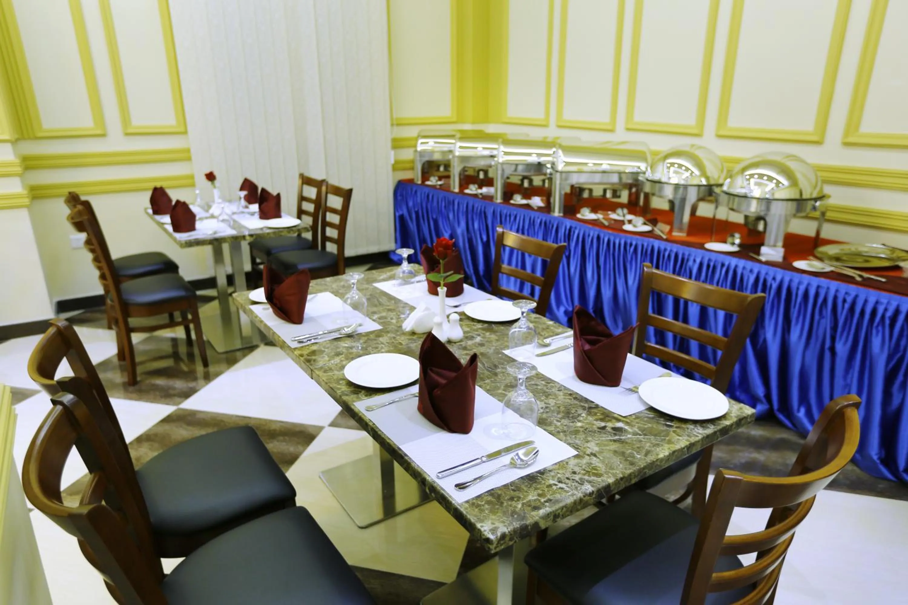 Restaurant/places to eat in Muscat International Hotel Plaza