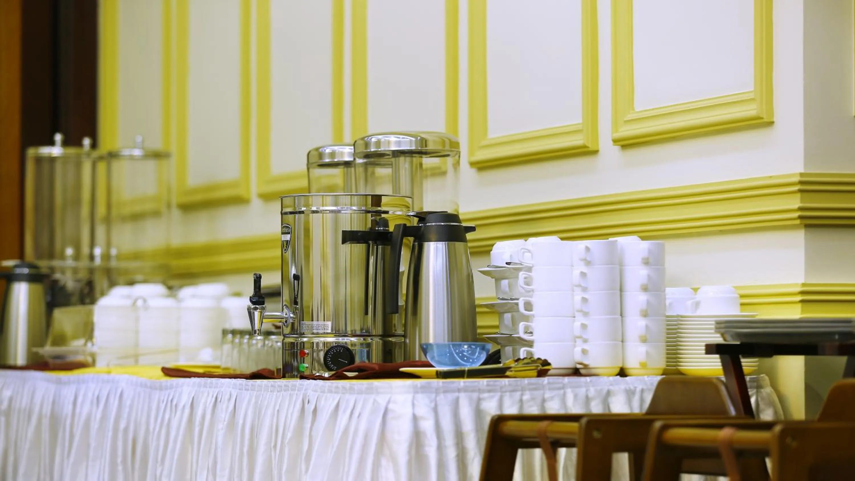 Food and drinks in Muscat International Hotel Plaza