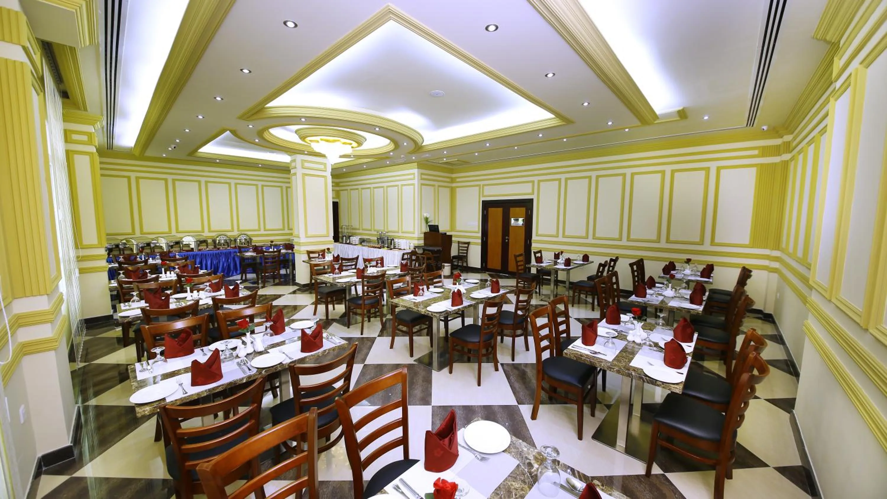 Restaurant/places to eat in Muscat International Hotel Plaza