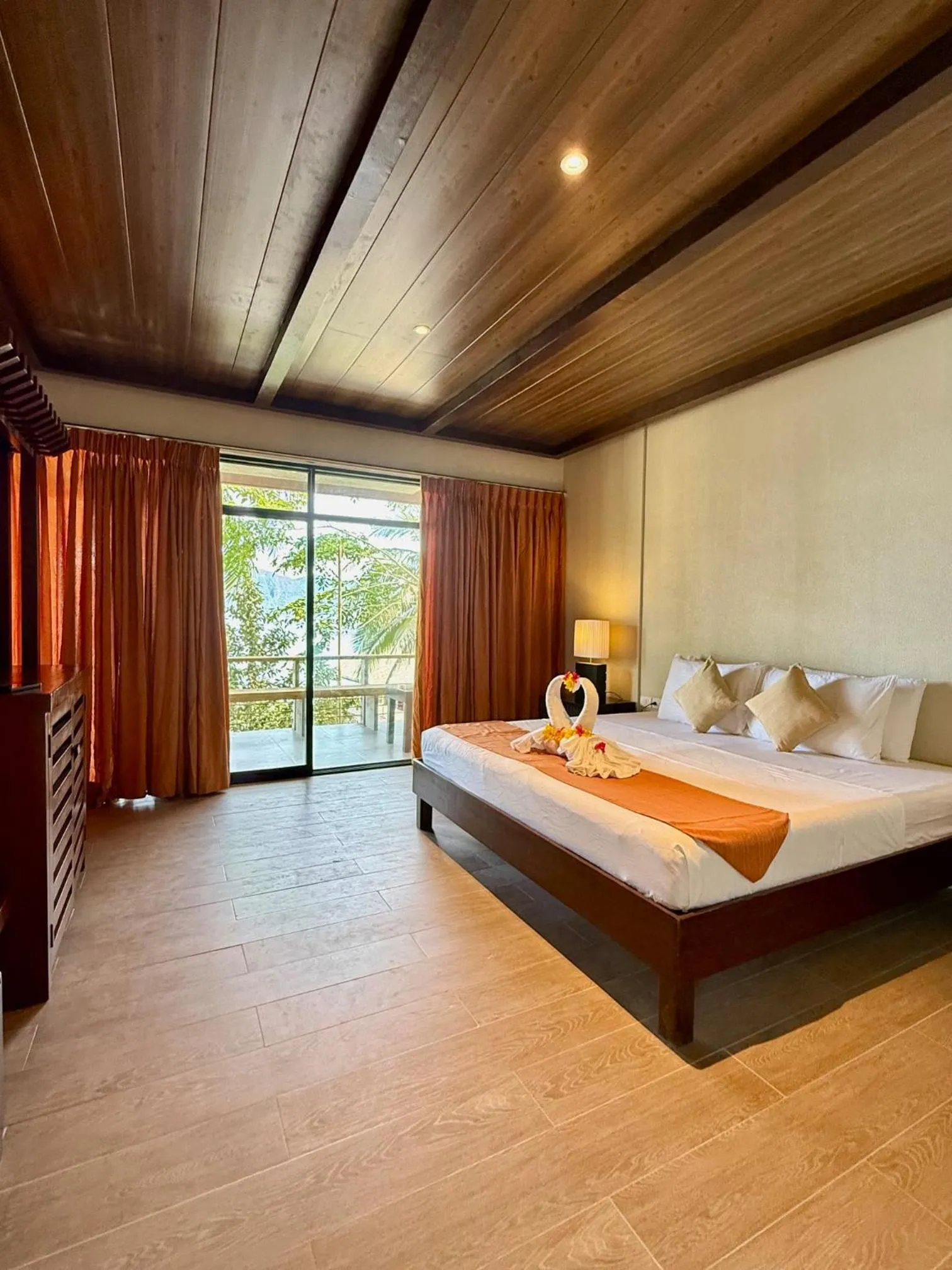 Bed in Chindonan Dive and Beach Resort