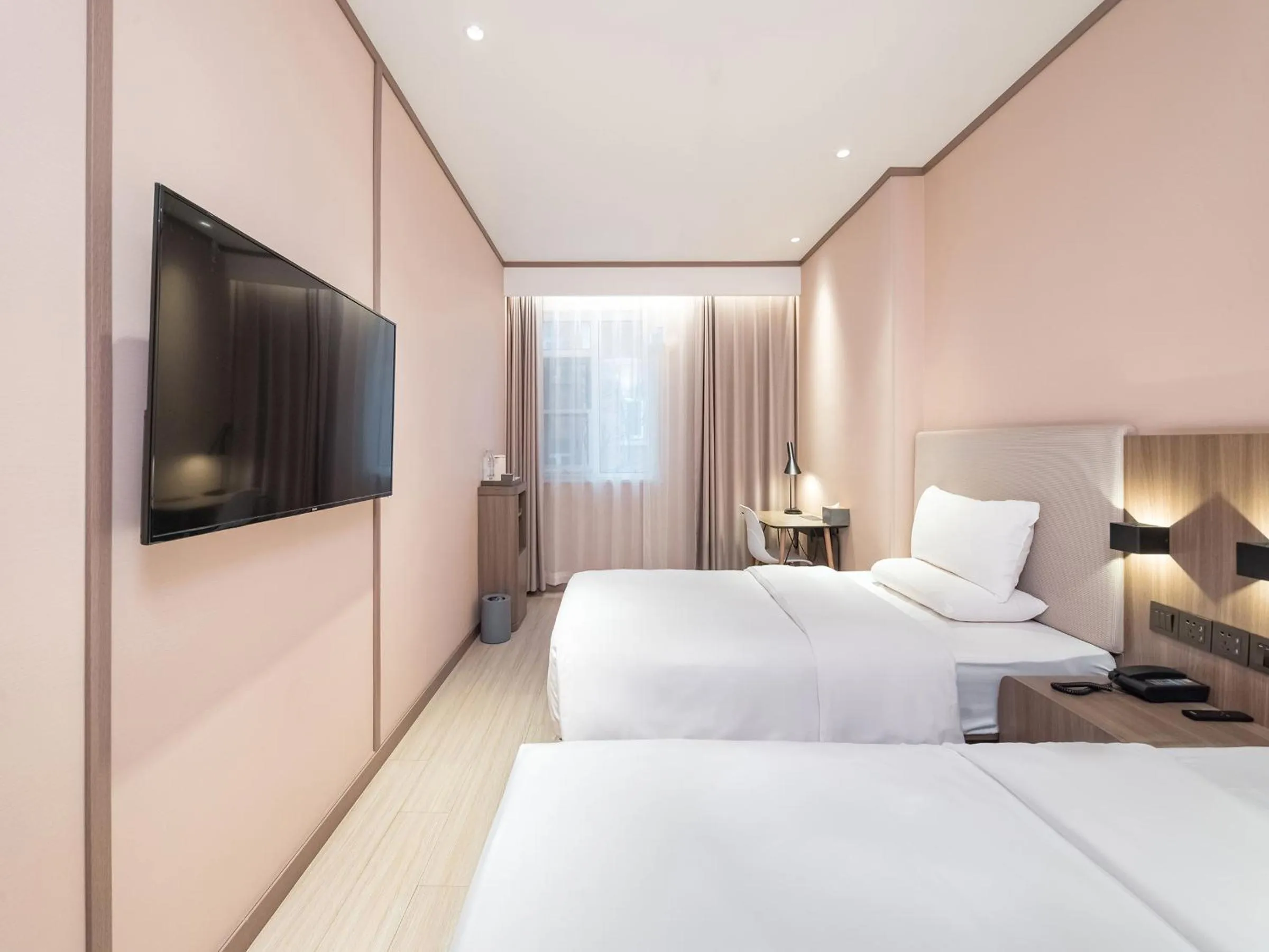 Photo of the whole room, Bed in Hanting Hotel Beijing Qianmen Street